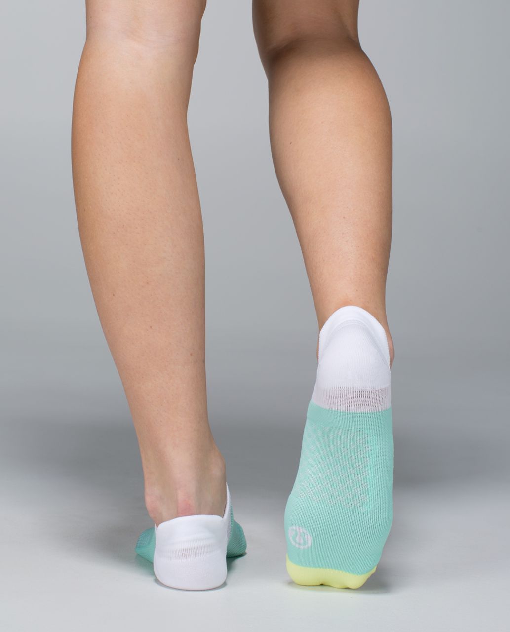 Lululemon Women's Ultimate No Show Run Sock *Ergo Toes - Checker Opal