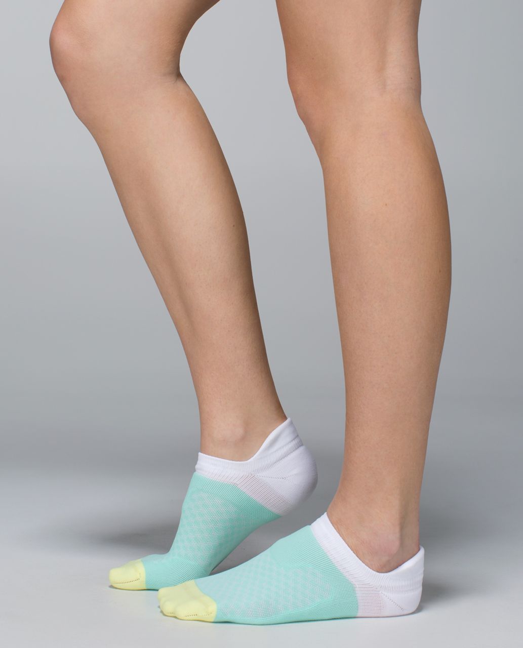 Lululemon Women's Ultimate No Show Run Sock *Ergo Toes - Checker Opal