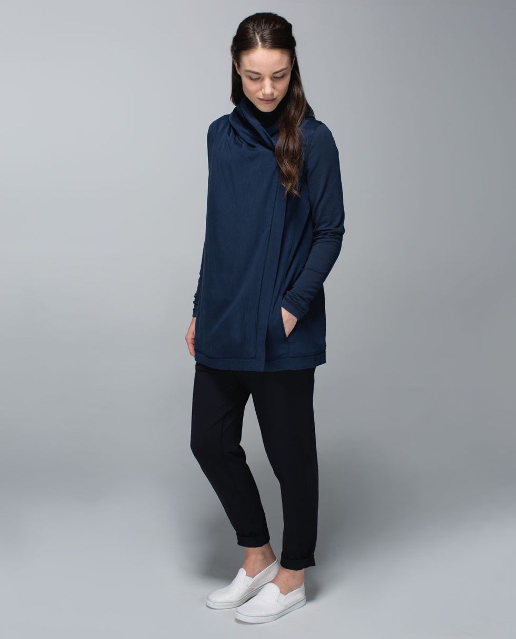 Lululemon Blissed Out Wrap - Inkwell