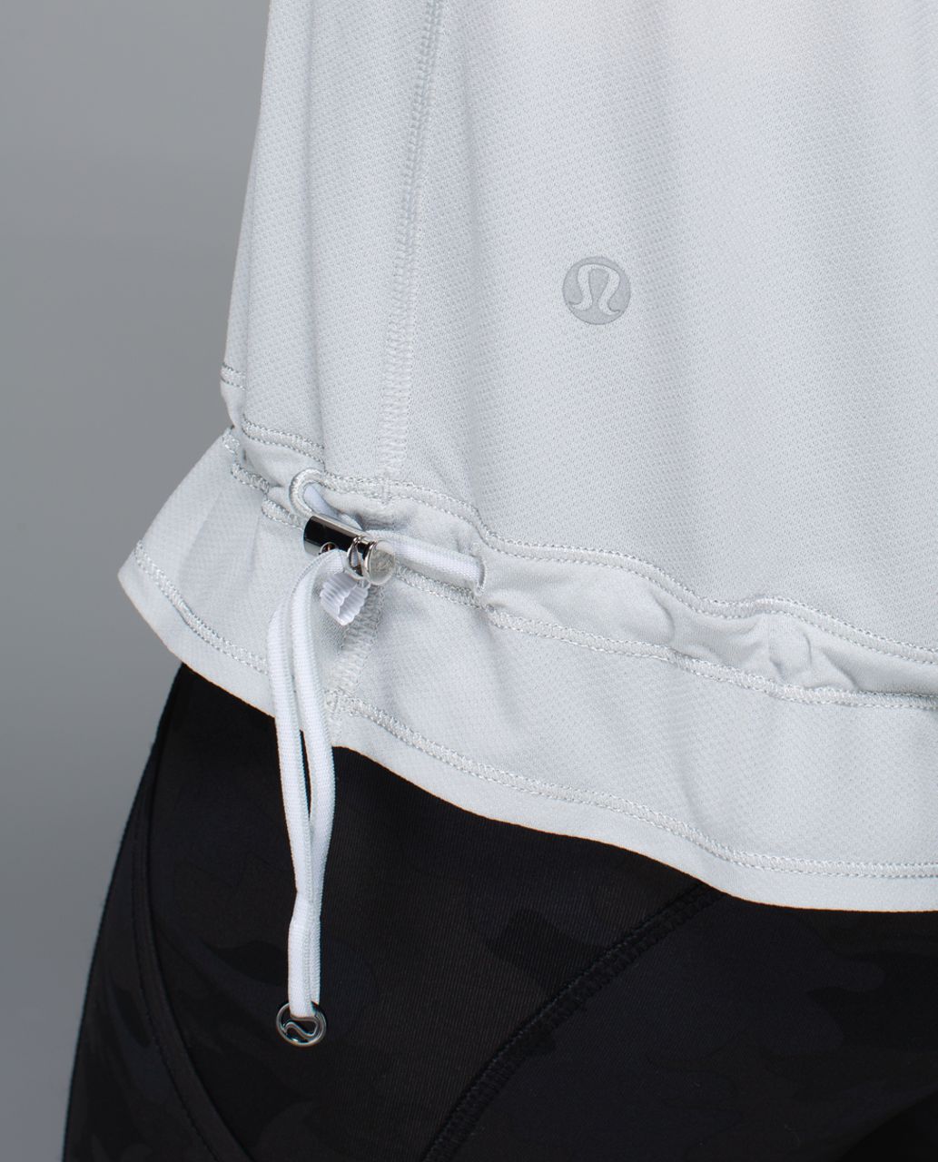 Lululemon Run:  Ta Ta Topper - Silver Spoon / Wee Stripe White Silver Spoon / White