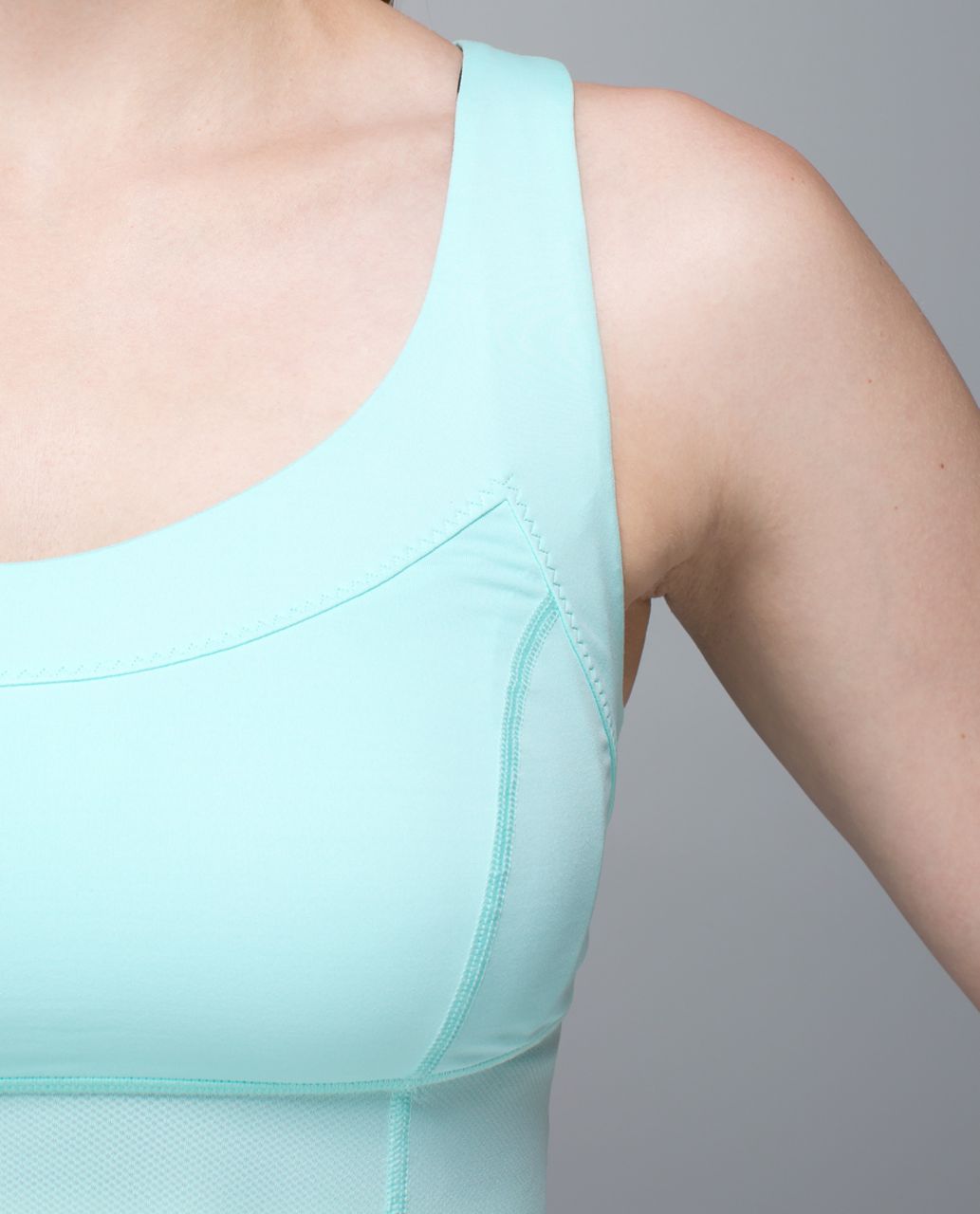 Lululemon Run:  Ta Ta Topper - Aquamarine