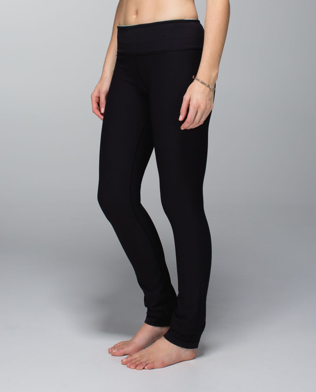 Lululemon Skinny Groove Pant *Full-On Luon - Black / Su14 Quilt 11