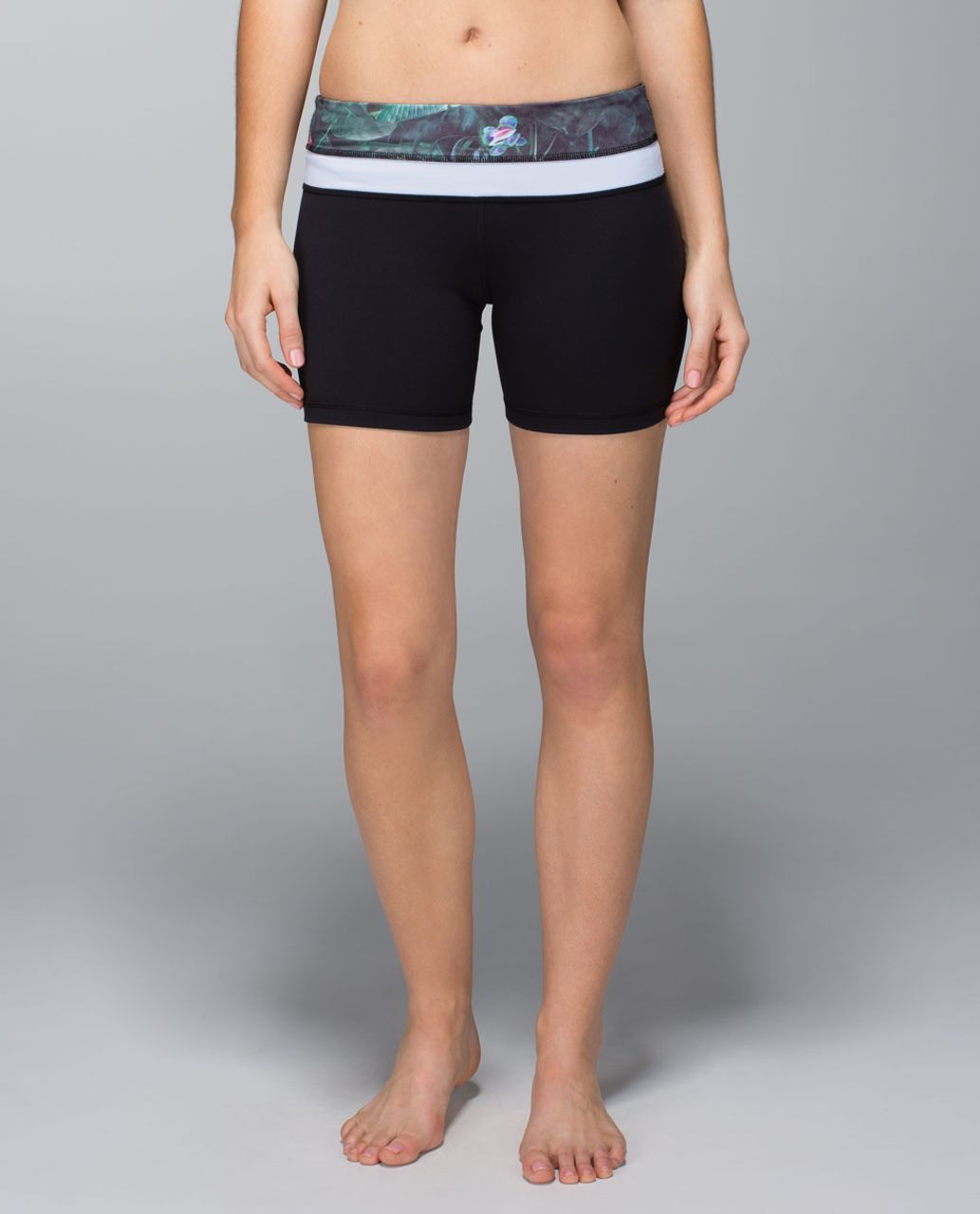 Lululemon Groove Short *Full-On Luon (Regular) - Black / Curious Jungle Multi / Cool Breeze