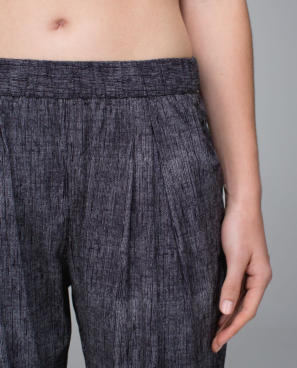 Lululemon Rollin' With My Omies Pant - Burlap Texture Black Dune / Black