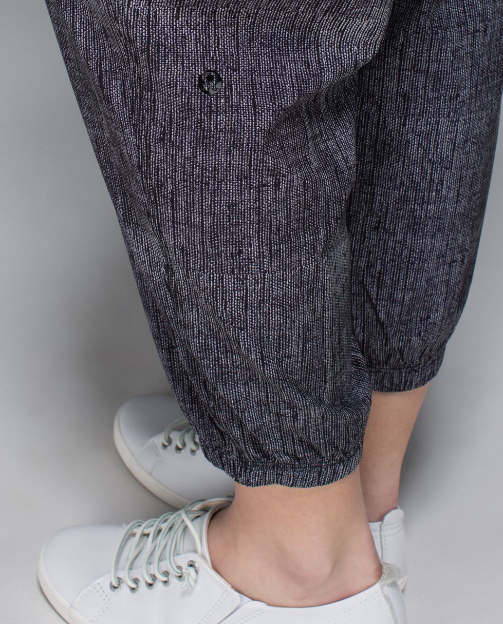 Lululemon Rollin' With My Omies Pant - Burlap Texture Black Dune / Black