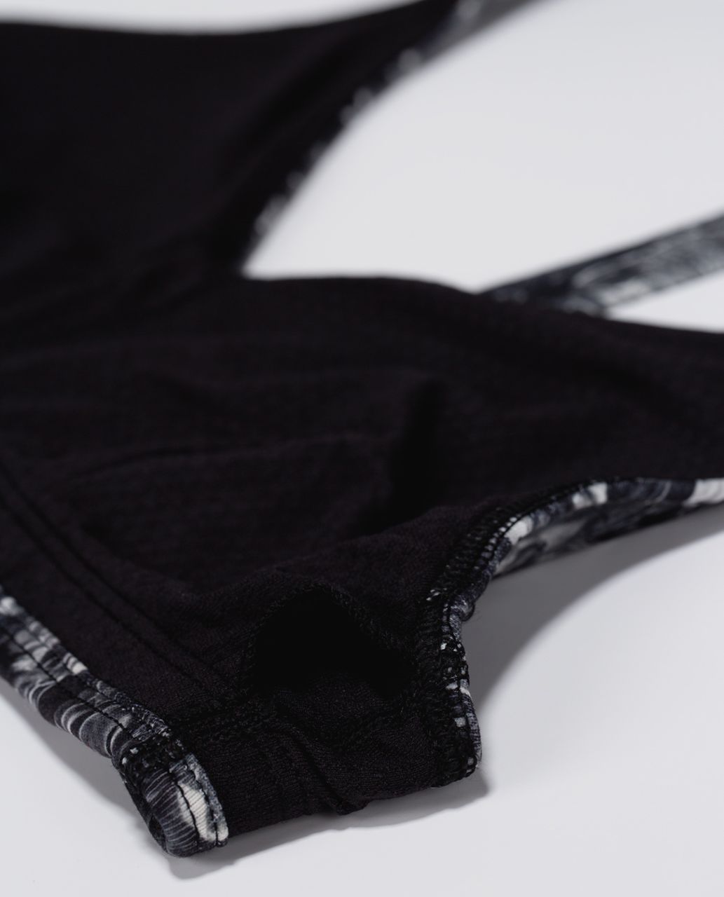 Lululemon Arise Bra - Flowabunga Black Angel Wing