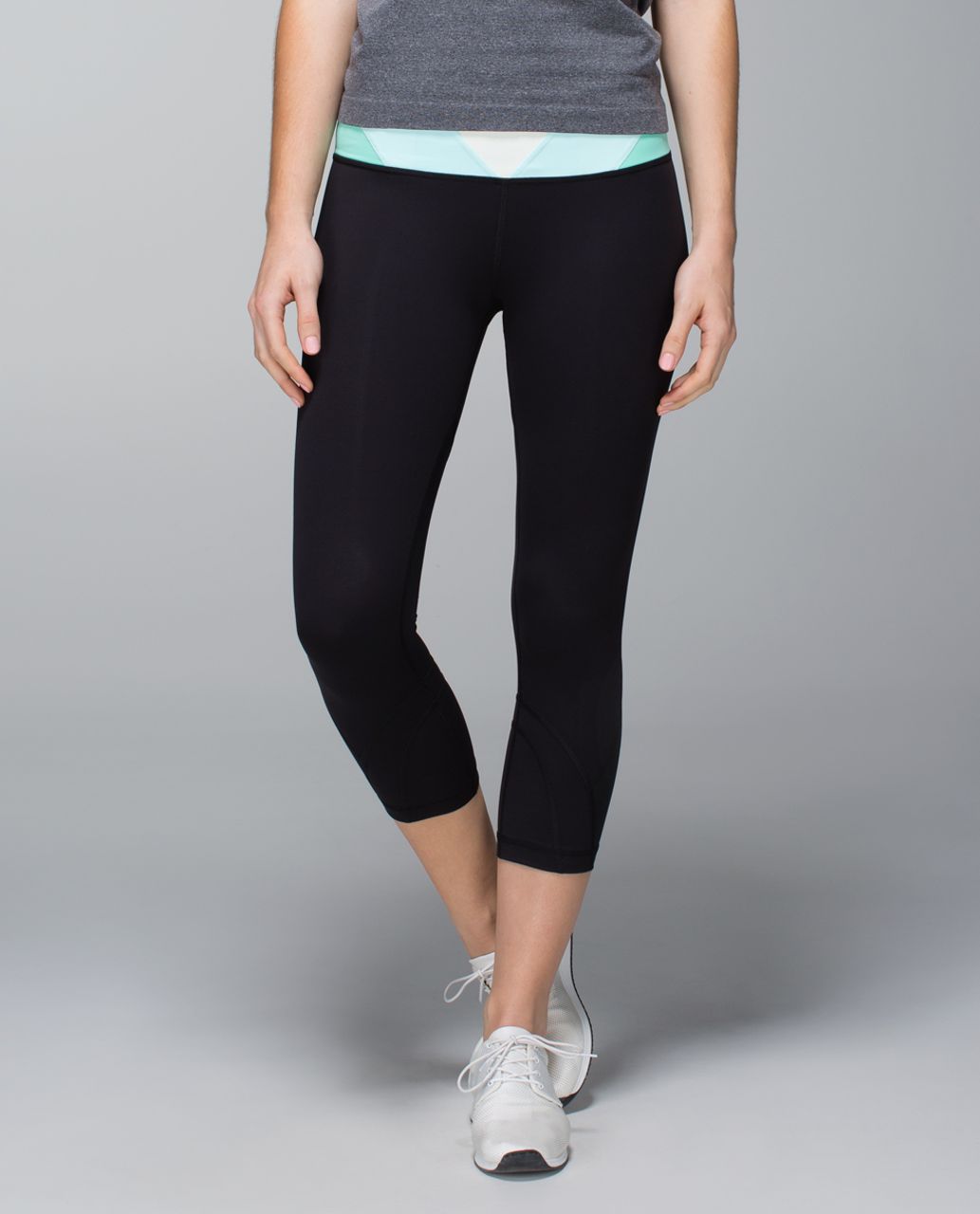 Lululemon Run Inspire Crop II size 4 Black Quilt Winter Leggings Pants