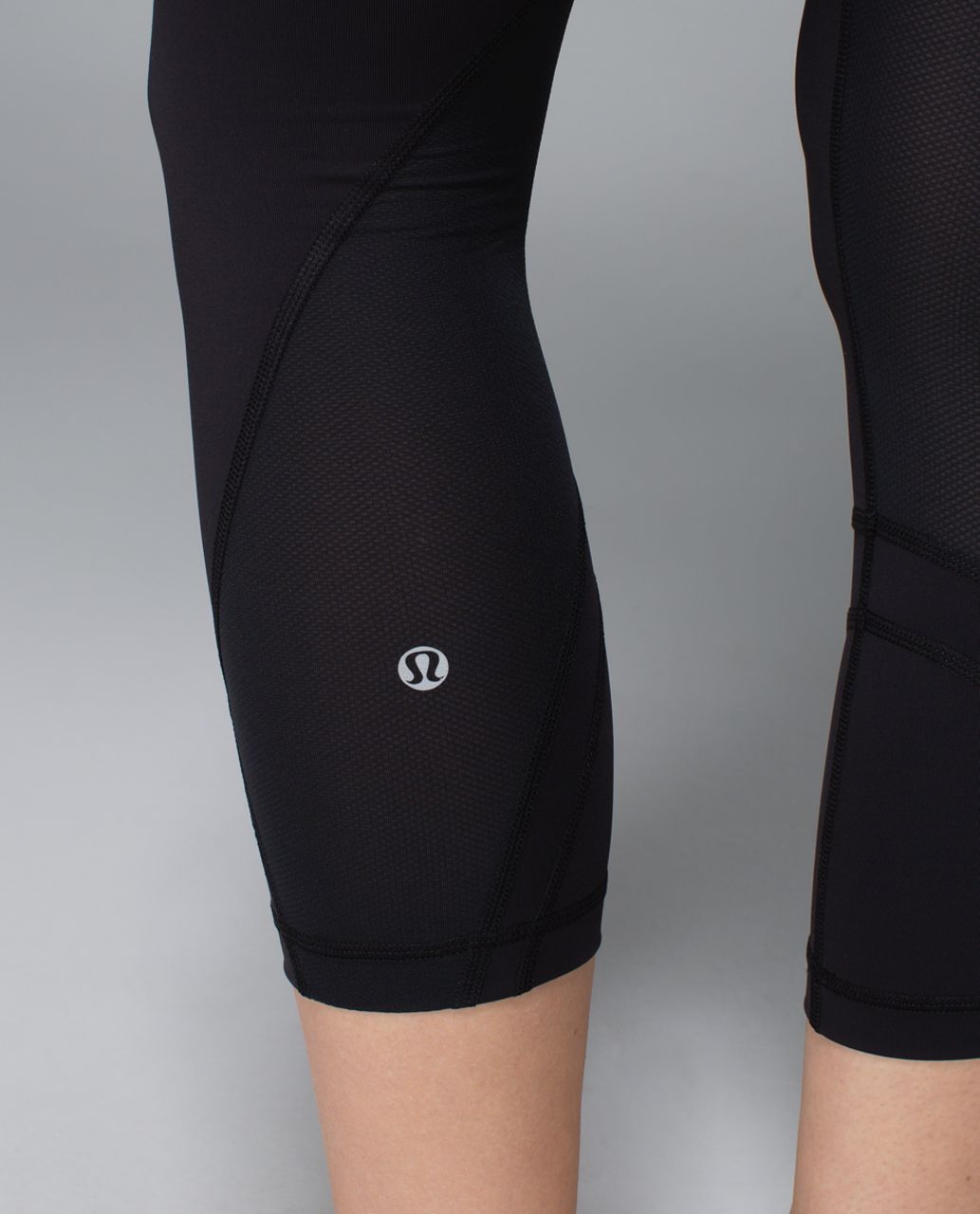 Lululemon Run:  Inspire Crop II - Black / Su14 Quilt 33