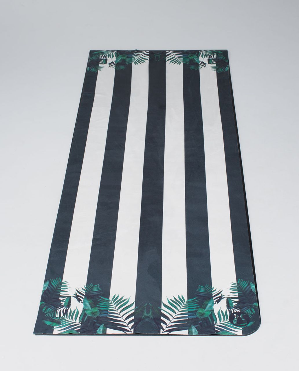 Lululemon The Towel *Printed - Giant Palm Steep Stripe Black Angel Wing