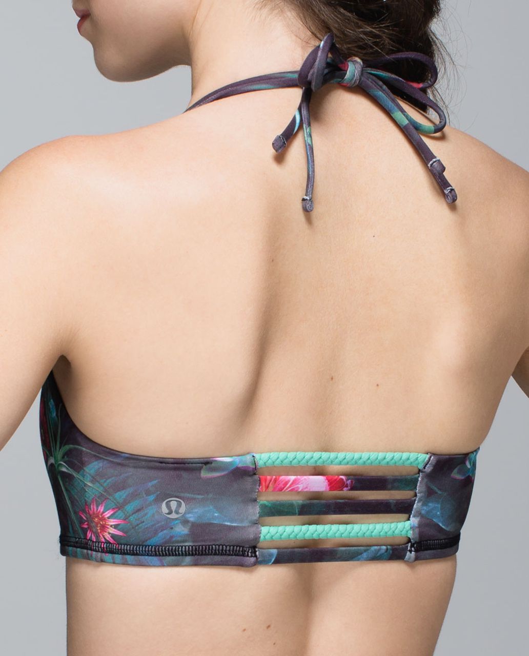 https://storage.googleapis.com/lulu-fanatics/product/17775/1280/lululemon-alight-bra-curious-jungle-multi-opal-15015-105554.jpg