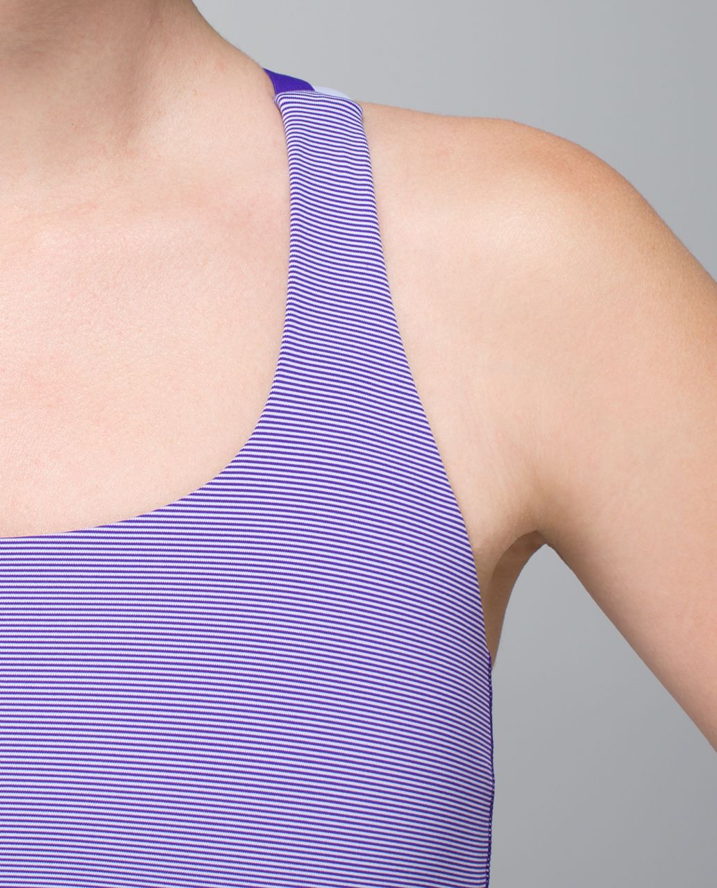 Lululemon Energy Bra in Wee Stripe Bruised Berry Womens Size 8 authentic