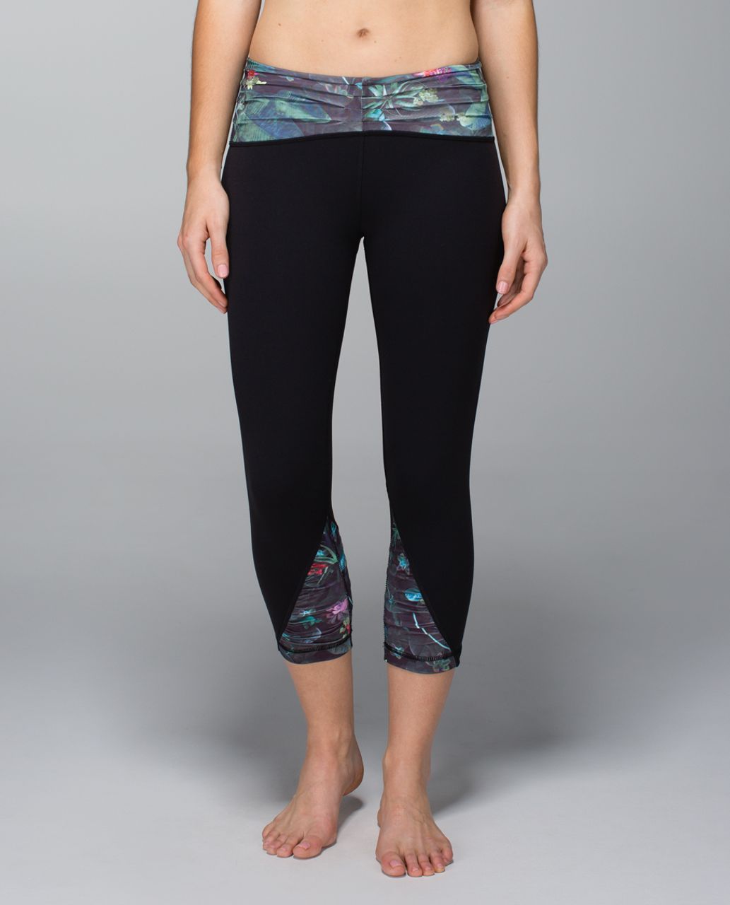 Lululemon Embrace Crop *Full-On Luon - Black / Curious Jungle Multi