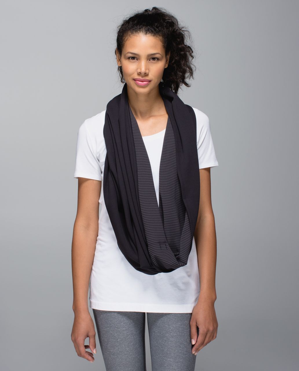 Lululemon heathered black herringbone vinyasa scarf 2015 - Agent