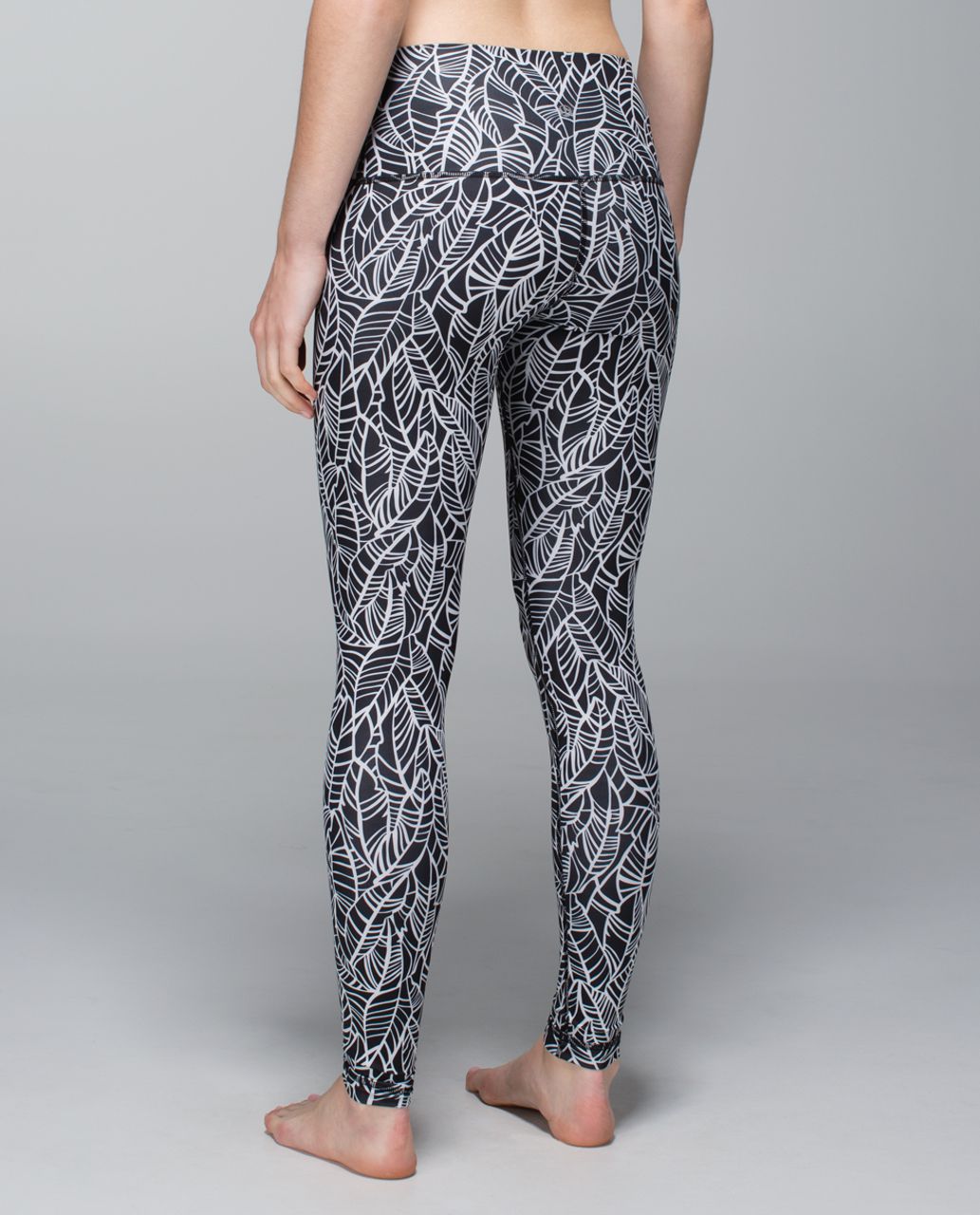 Lululemon Wonder Wunder Under Banana Leaf Print Yoga Pants Black White  Pattern 4