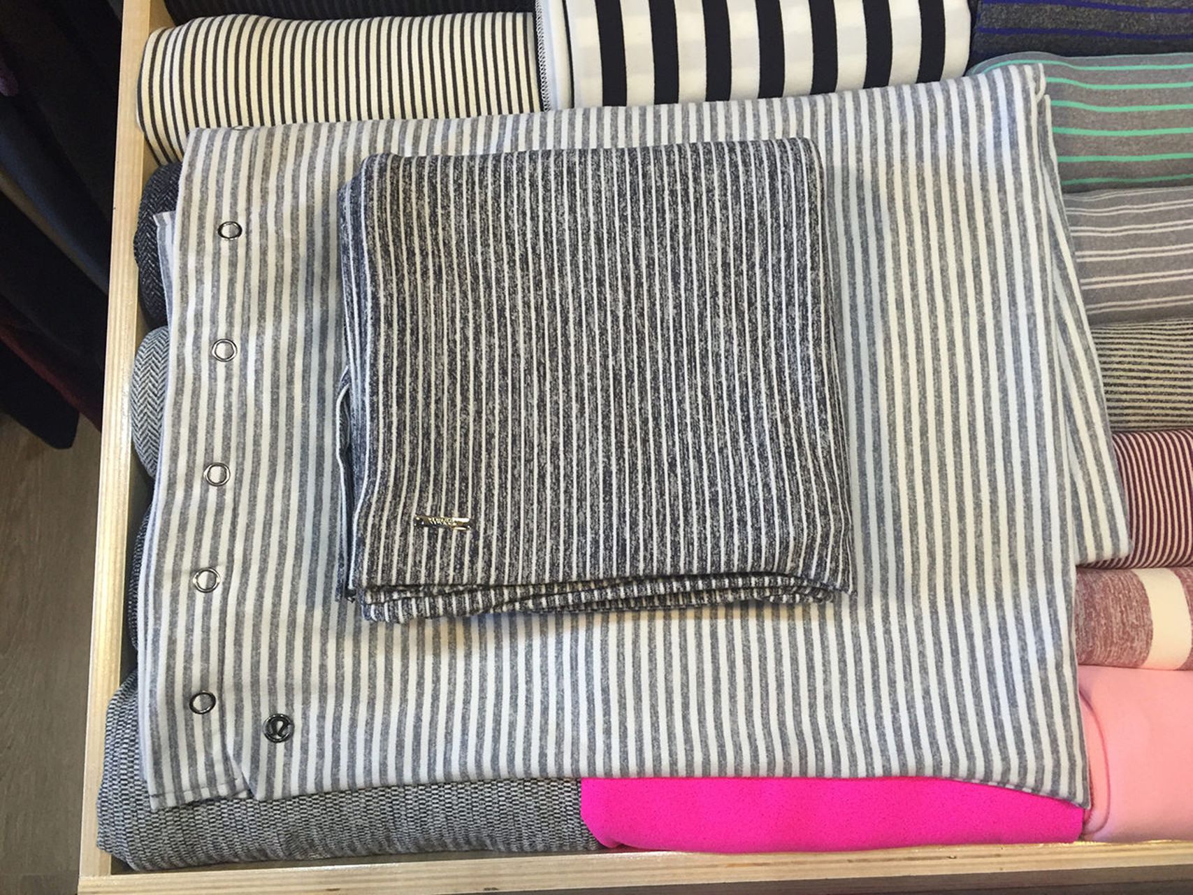 Lululemon Vinyasa Scarf - Blurred Grey 