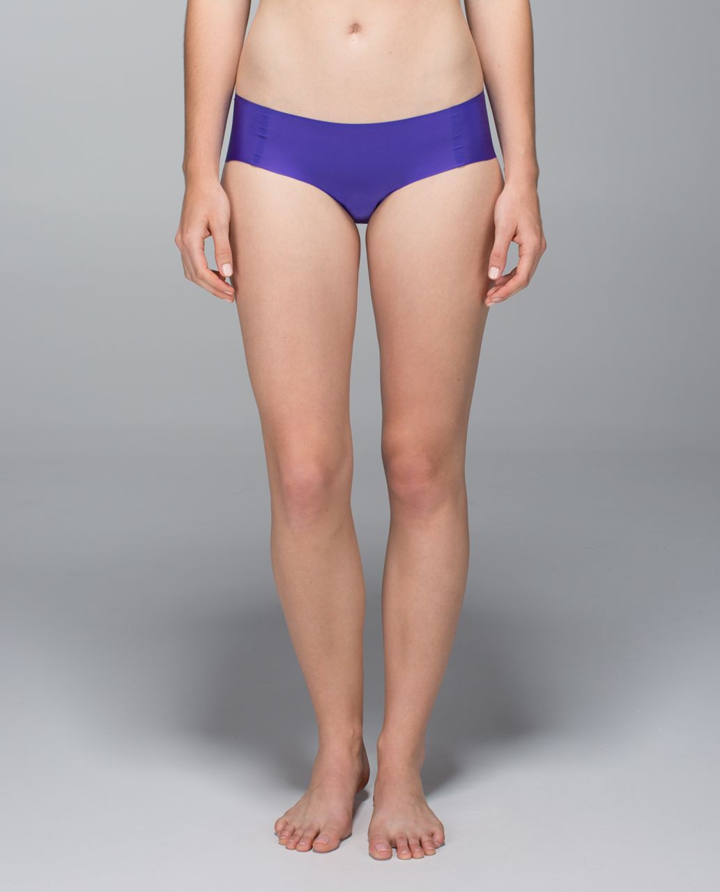 Lululemon Light As Air Hipster - Bruised Berry