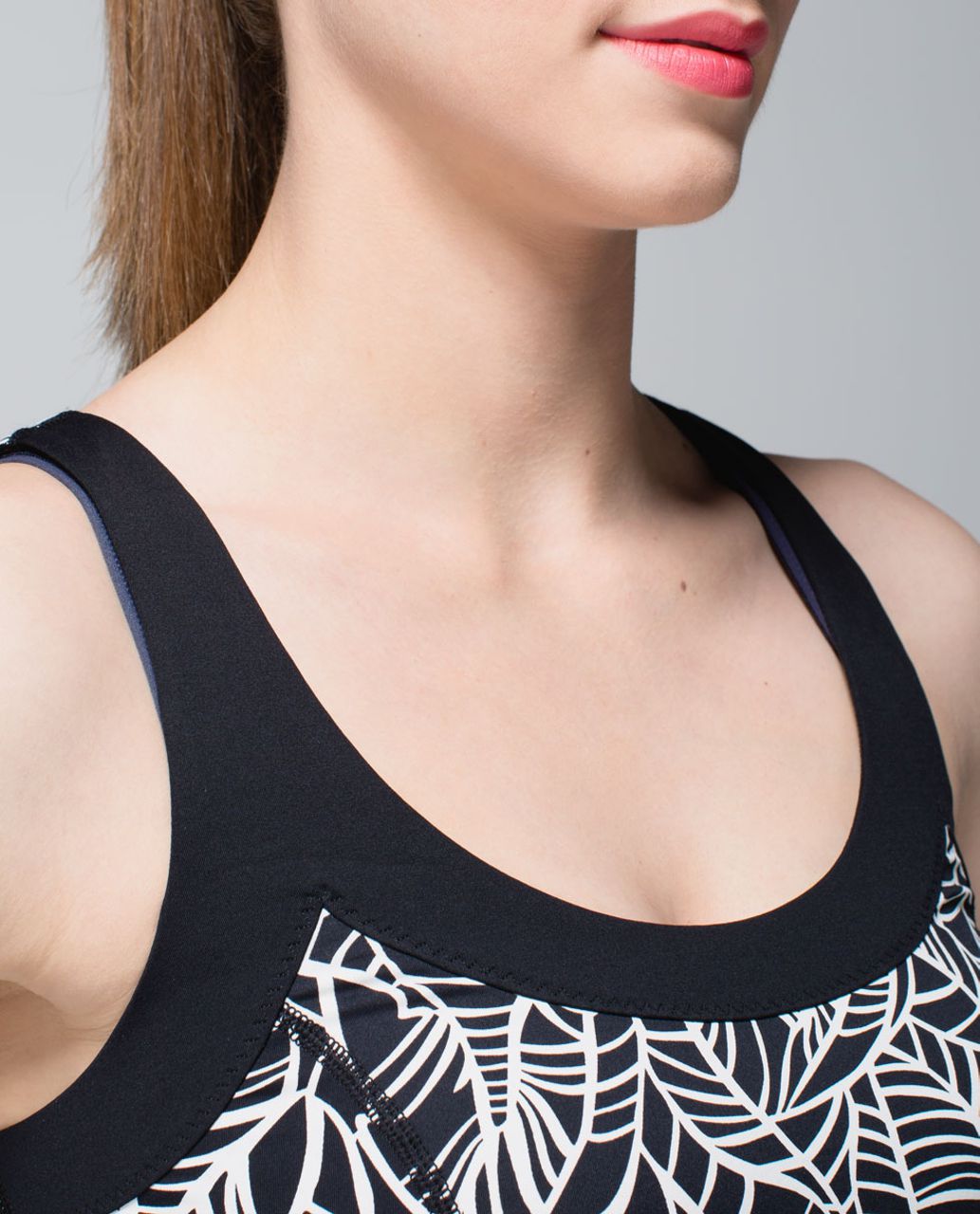 Lululemon Run:  Ta Ta Topper - Black / Pretty Palm Black Angel Wing