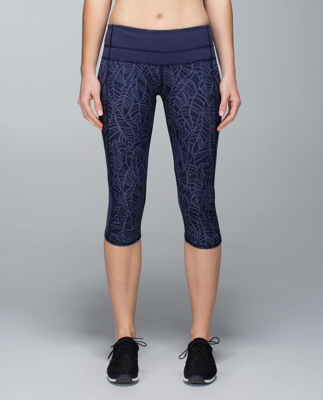 Lululemon Run A Marathon Crop II - Pretty Palm Cadet Greyvy / Cadet Blue