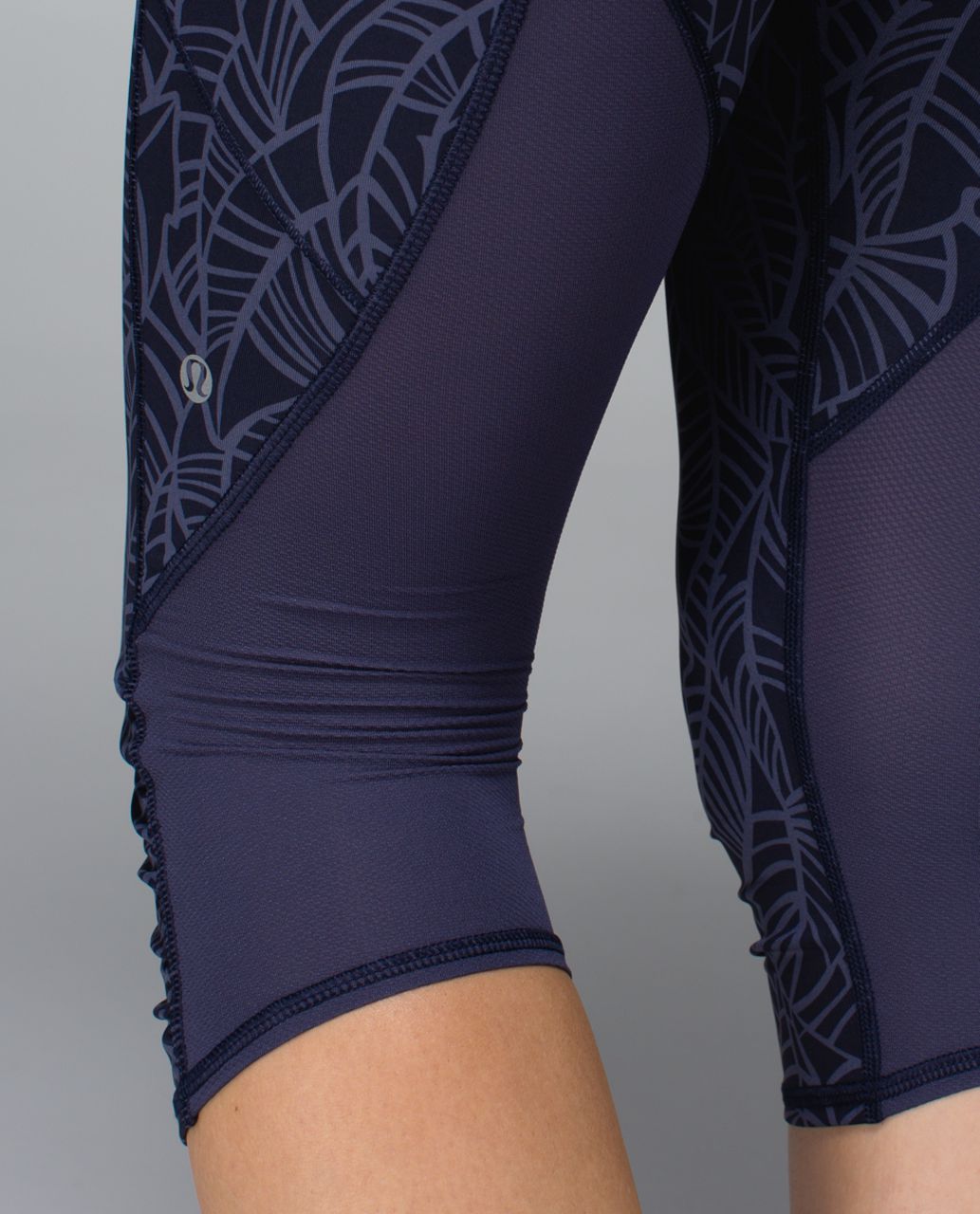 Lululemon Run A Marathon Crop II - Pretty Palm Cadet Greyvy / Cadet Blue