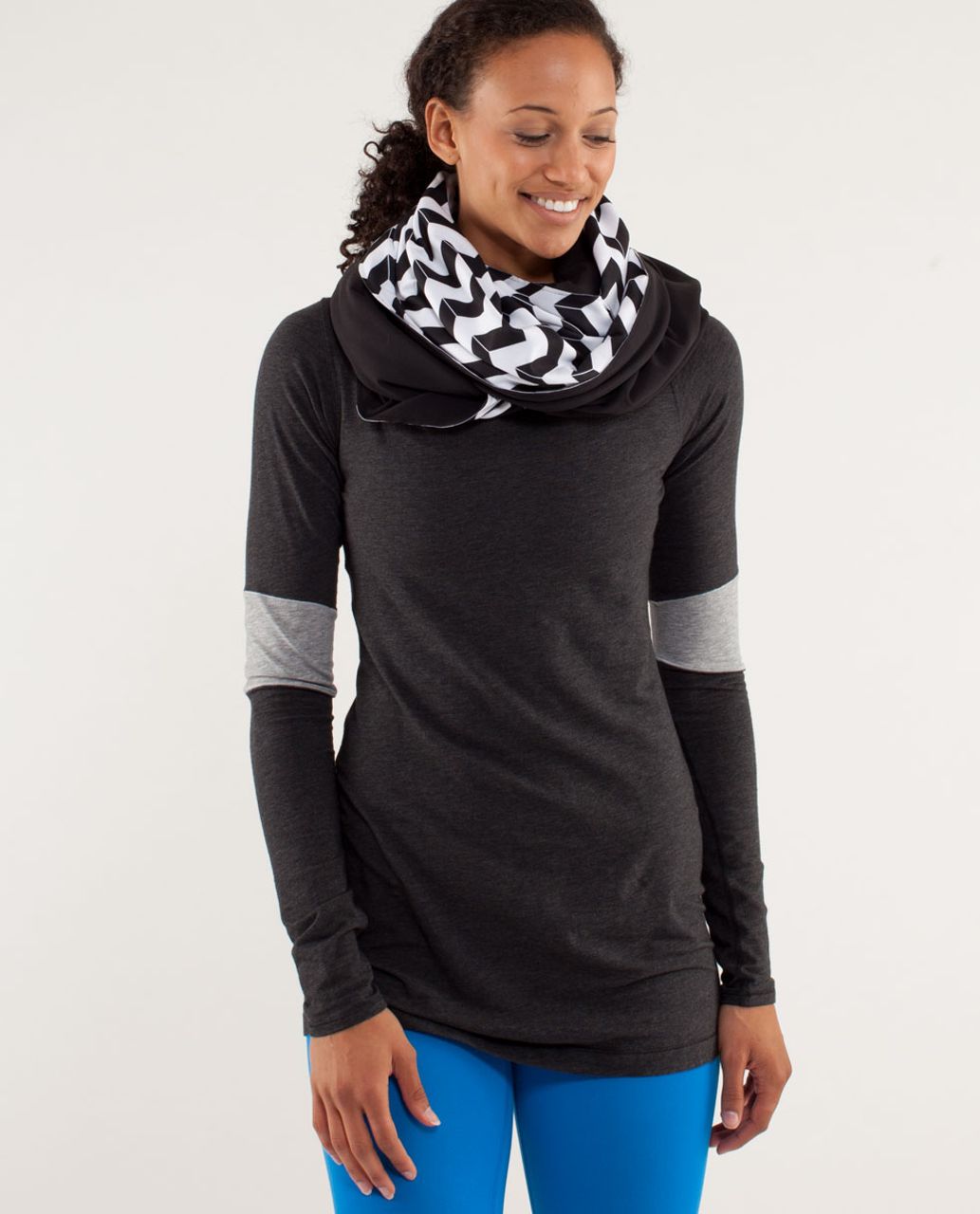 Lululemon Vinyasa Scarf *Luon Light - Arrow Chevron White Black