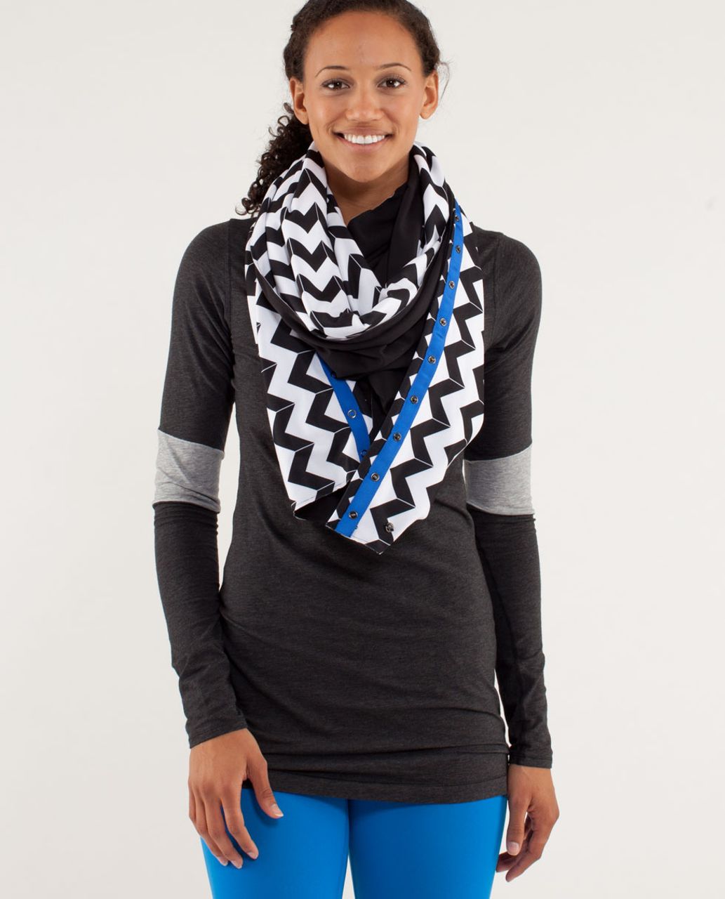 Lululemon Vinyasa Scarf *Luon Light - Arrow Chevron White Black / Black