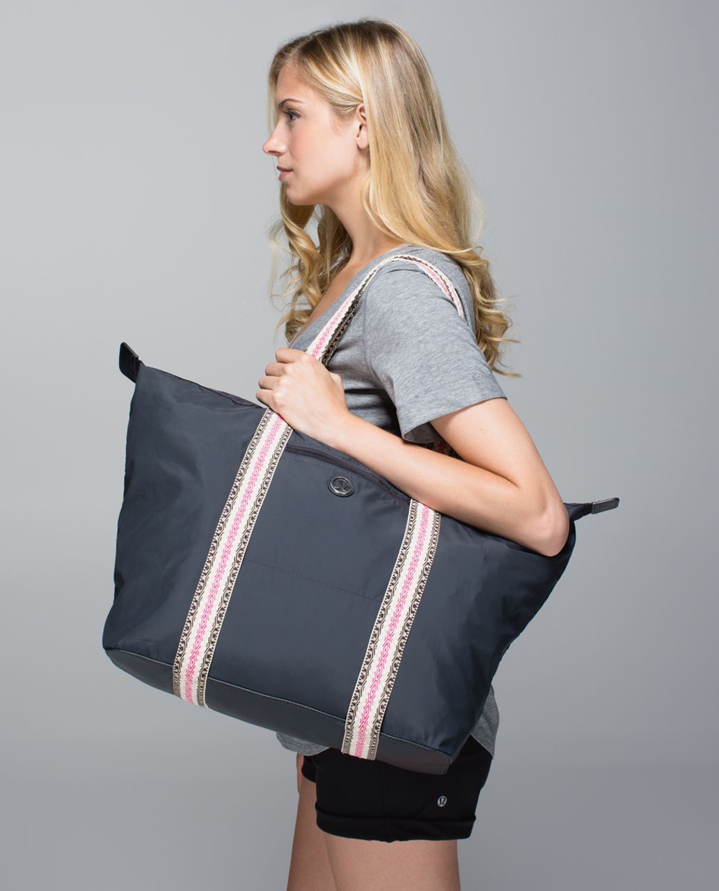 Lululemon All Day Tote - Black - lulu fanatics