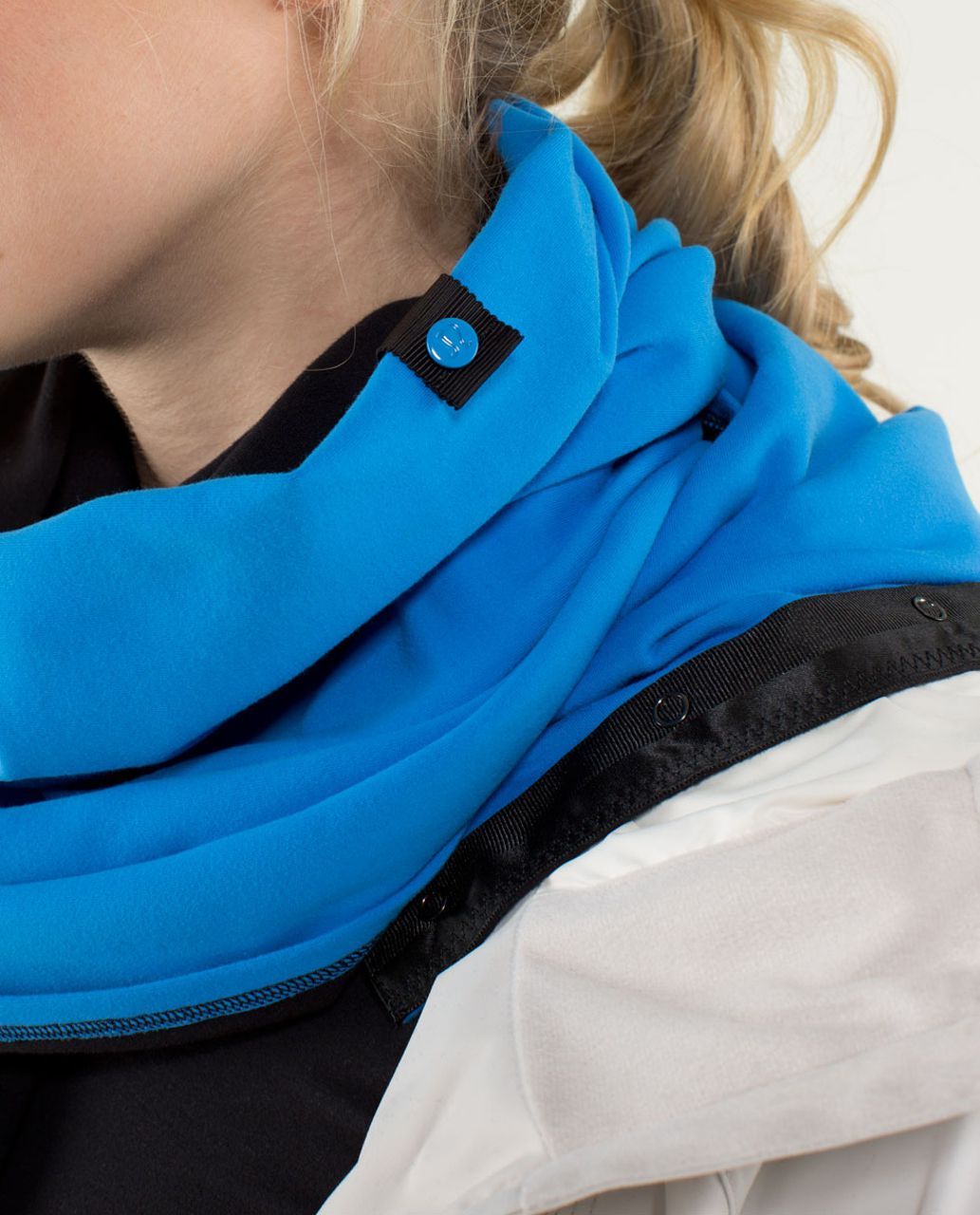 Lululemon Vinyasa Scarf *Rulu - Cornflower / Black