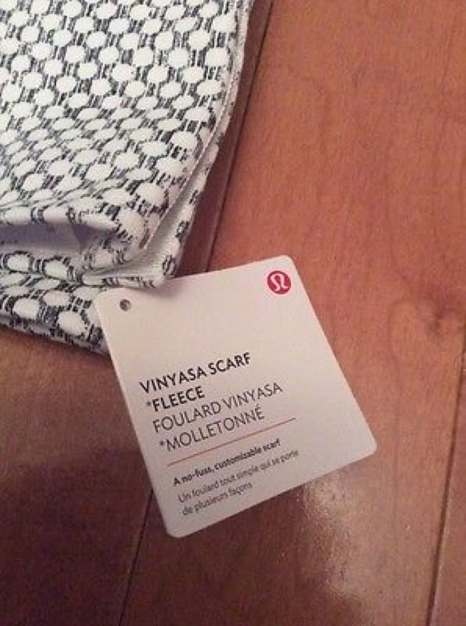 Lululemon Vinyasa Scarf *Fleece - Dottie Eyelet White Black / White