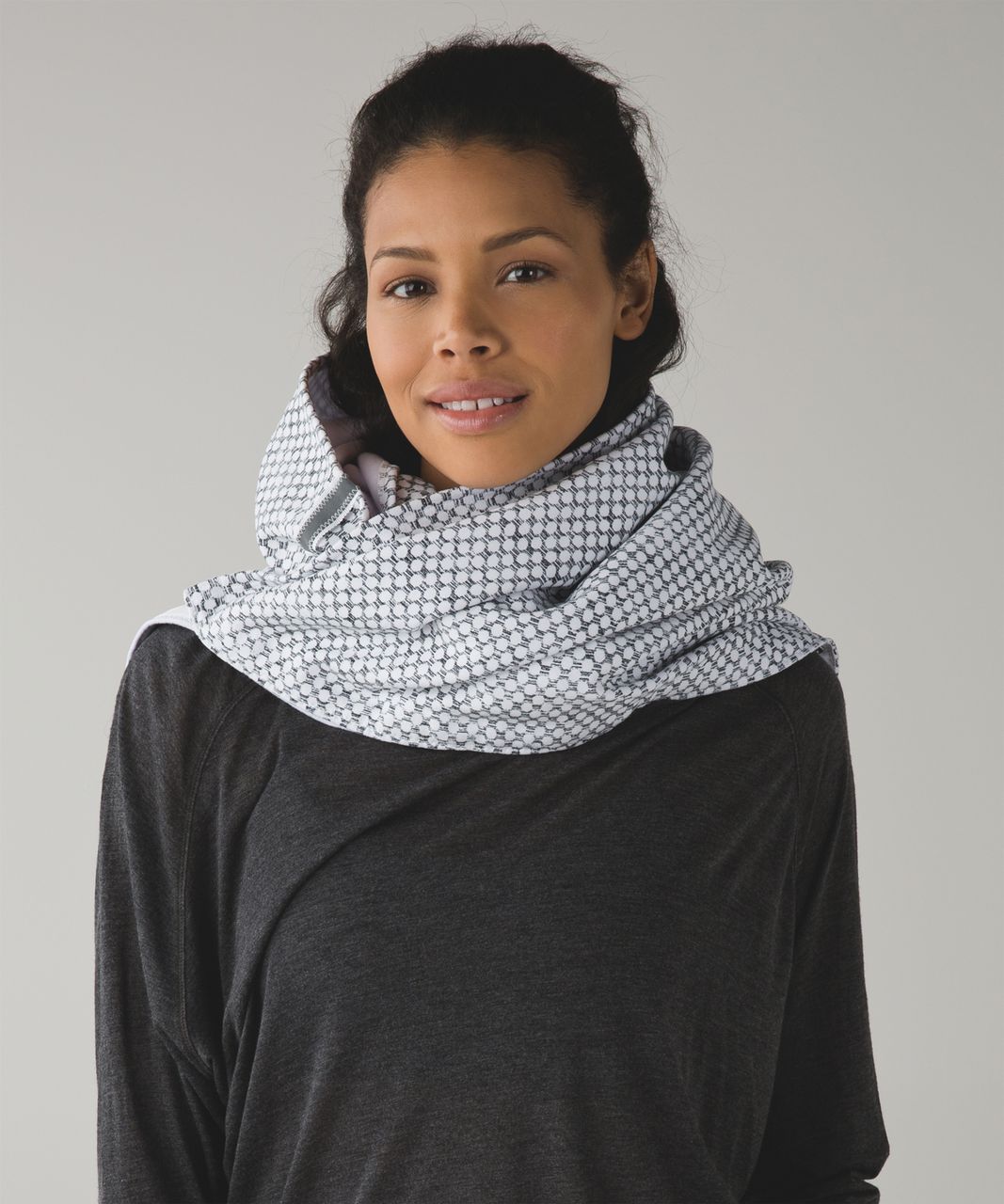 Lululemon Vinyasa Scarf *Fleece - Dottie Eyelet White Black / White