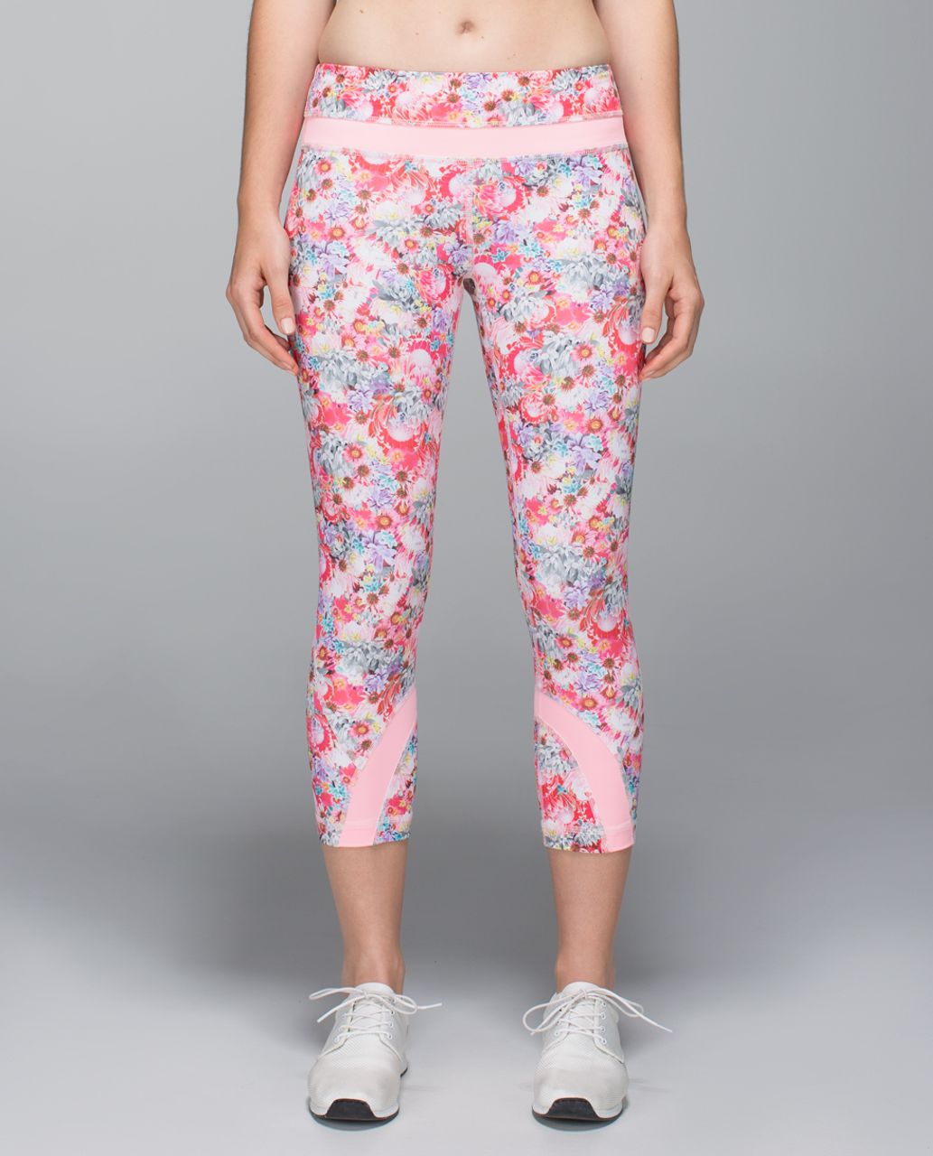 Lululemon Run Inspire Crop II blue and white floral leggings size 4 - $51 -  From Michaela