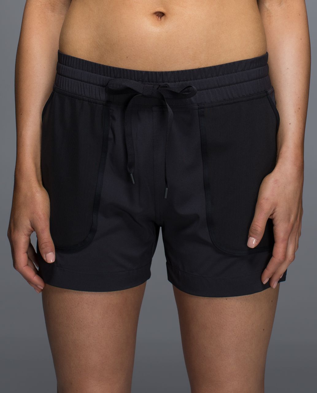 Lululemon Noir Short - Black