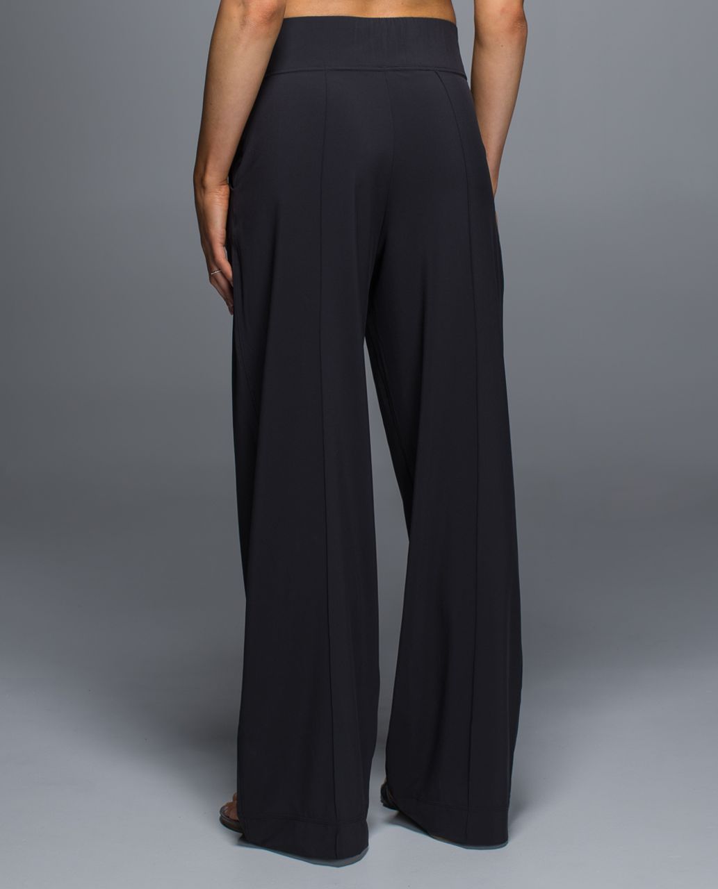 Lululemon Noir Pant