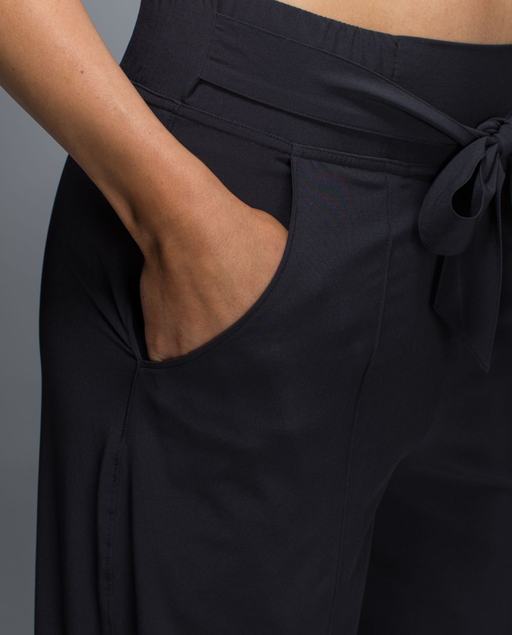 Lululemon Noir Pant - Black (First Release)