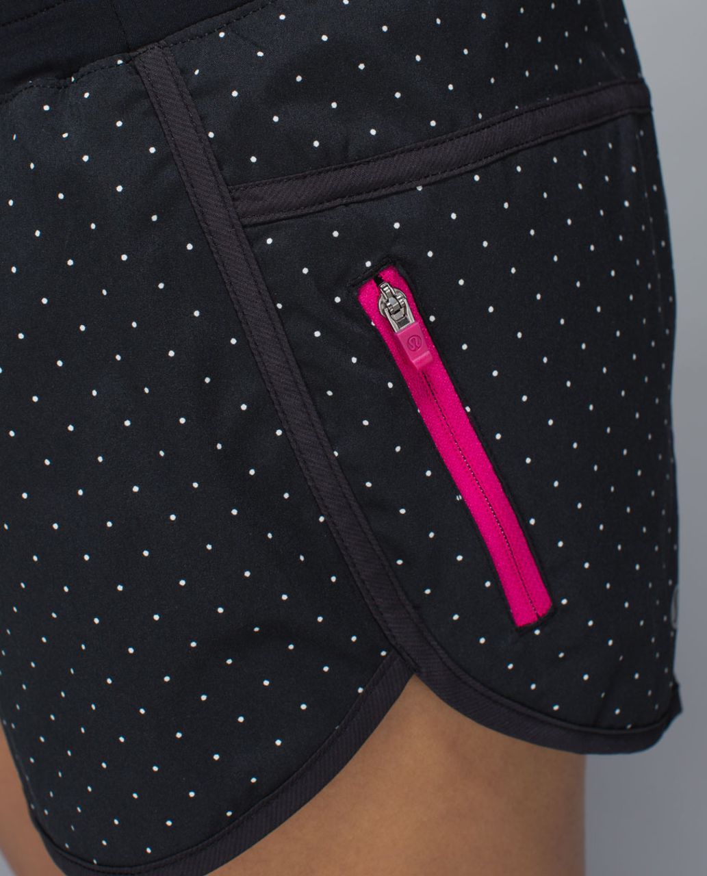 Lululemon Tracker Short II *2-way Stretch - Sweet Spot Black Angel Wing / Black