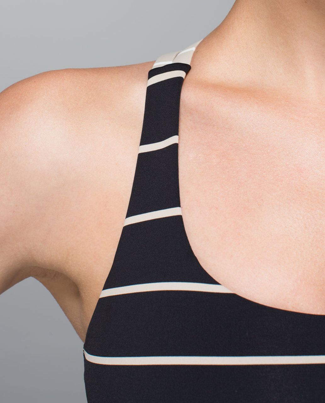 Lululemon ENERGY BRA SUPPORT, B-D Cup - 6 - Hype Stripe Black