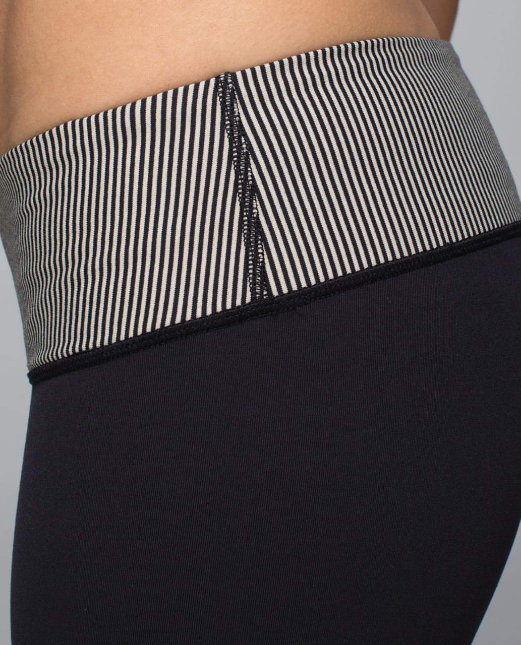 Lululemon Wunder Under Crop *Full-On Luon - Black / Tonka Stripe Heathered Black Mojave Tan