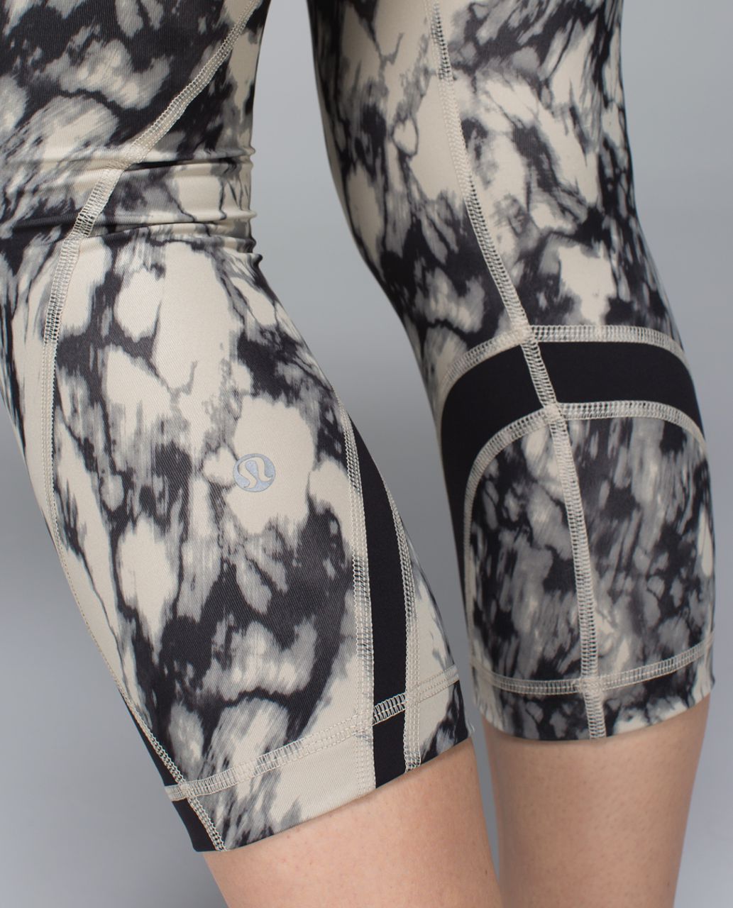 Lululemon Run:  Inspire Crop II *All Luxtreme (Print) - Great Granite Black Mojave Tan / Black