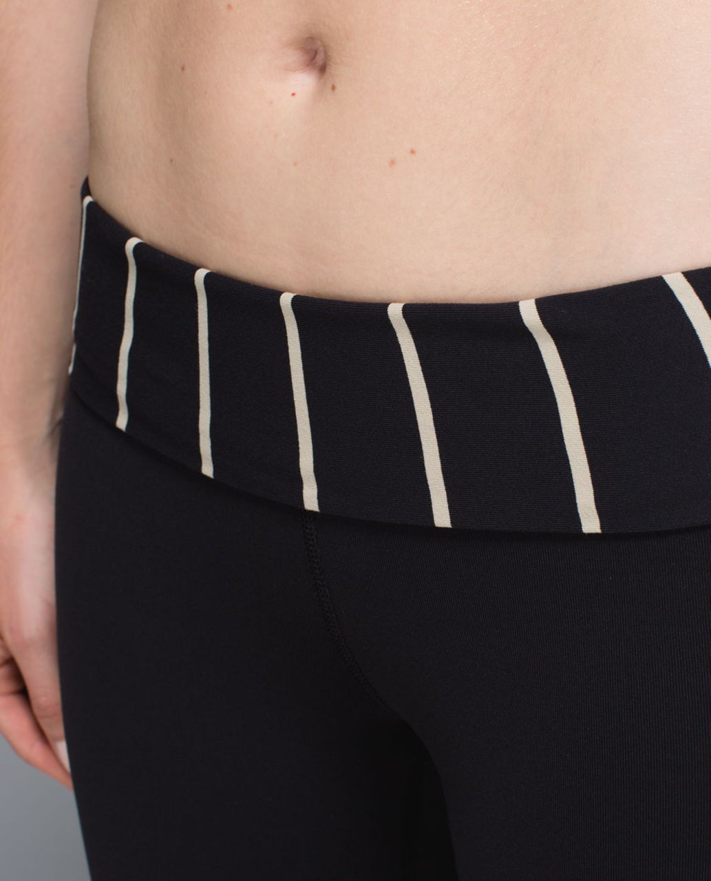 Lululemon Wunder Under Crop *Full-On Luon (Roll Down) - Black / Cayman Stripe Black Mojave Tan