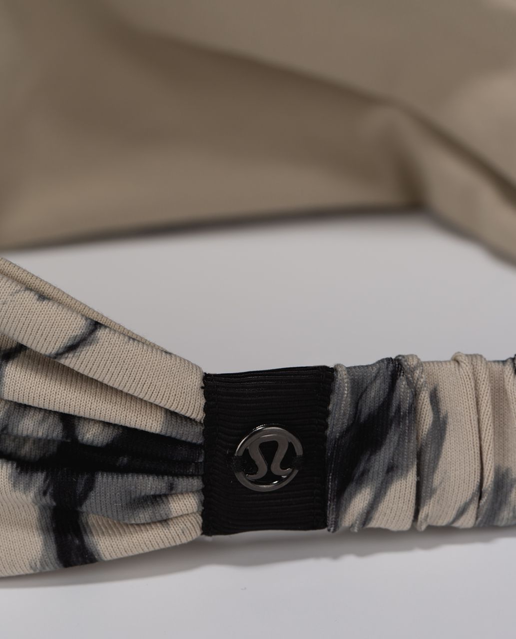 Lululemon Bang Buster Headband *Reversible - Great Granite Black Mojave Tan / Mojave Tan