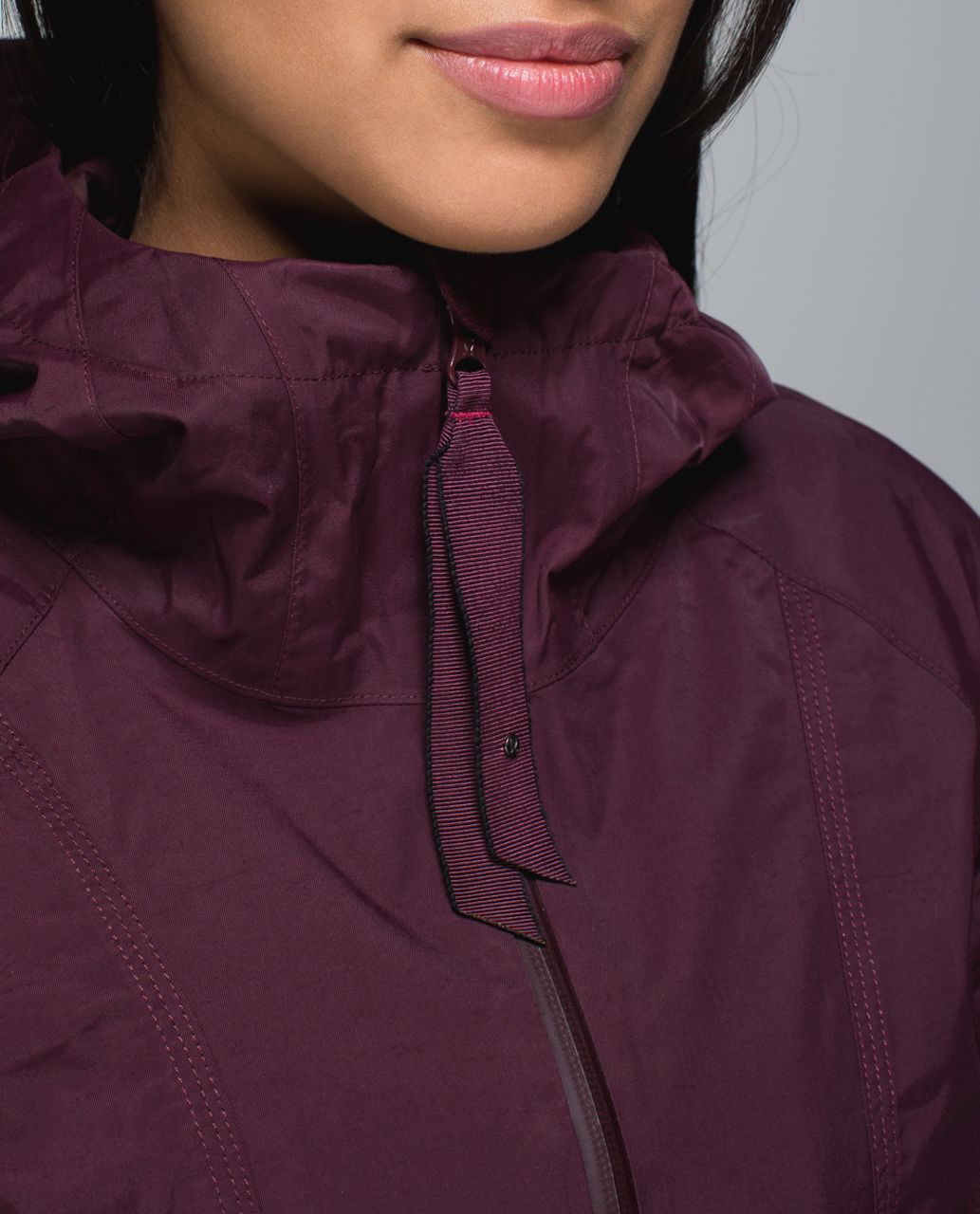 Lululemon Right As Rain Jacket - Bordeaux Drama / Gradient Dot Embossed Bordeaux Drama Rust Berry