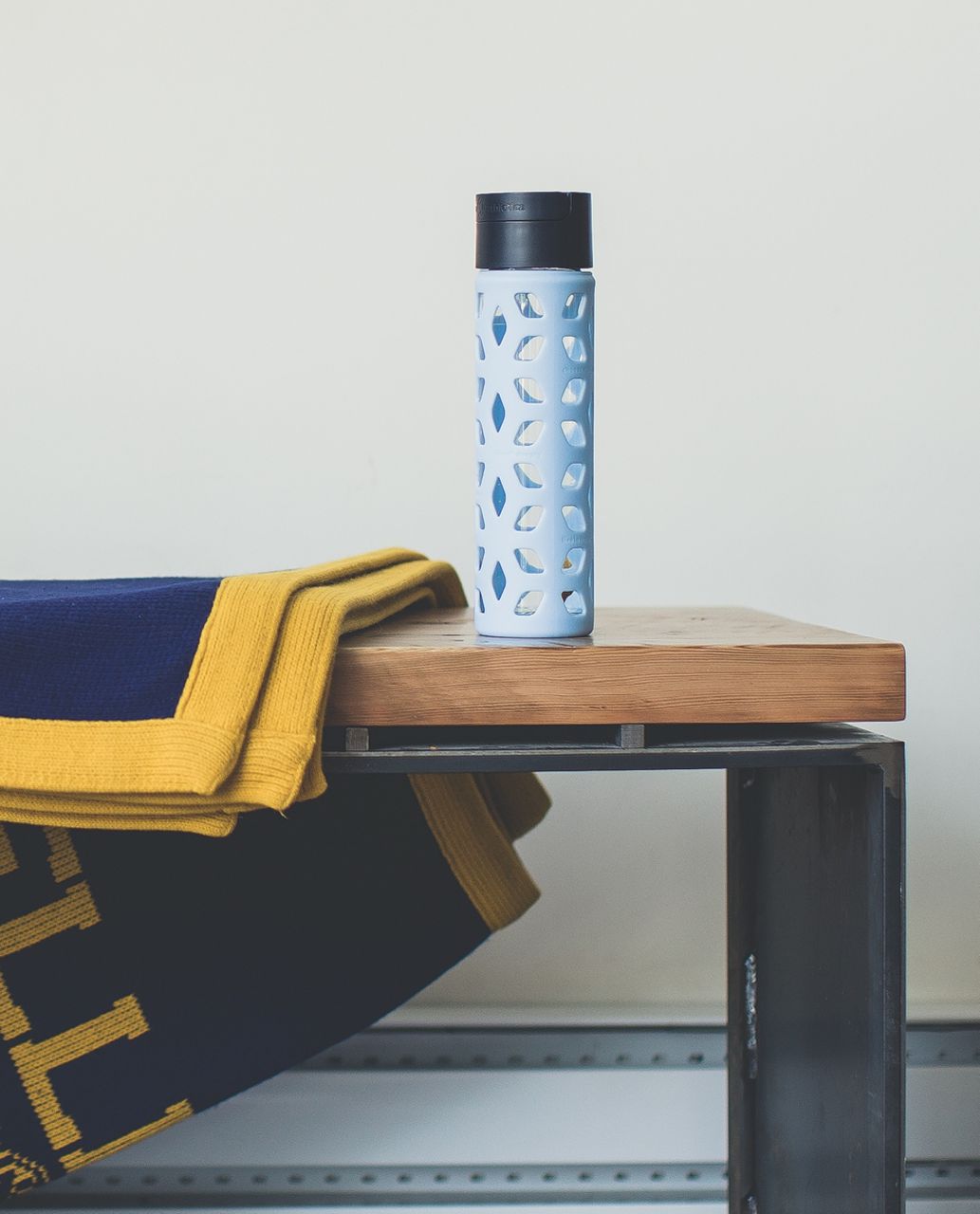 Lululemon Pure Focus Glass Water Bottle - Blue Calm / Inkwell