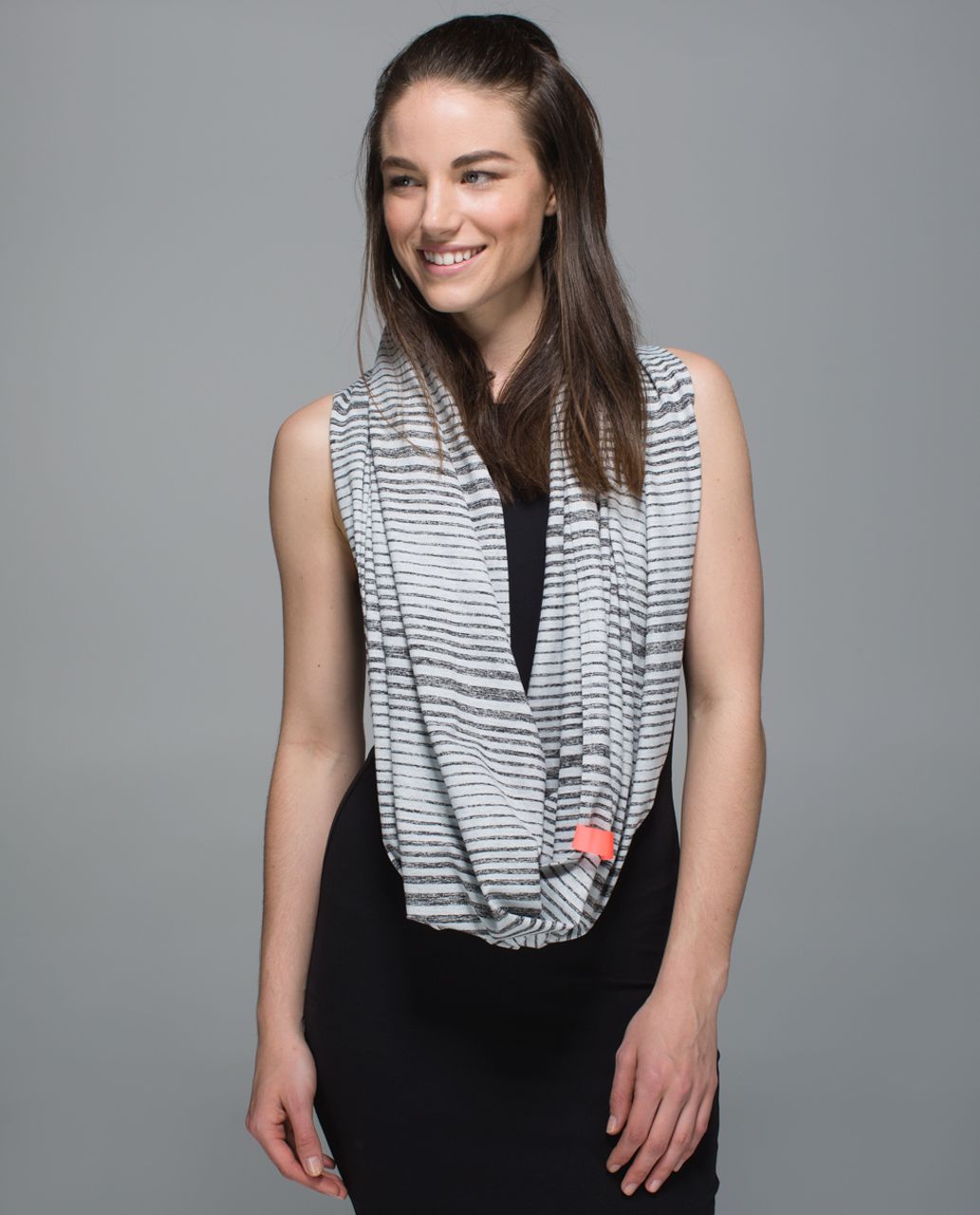 Lululemon Vinyasa Scarf *Rulu - Mini Akido Stripe Heathered Black Heathered Silver Spoon (First Release)