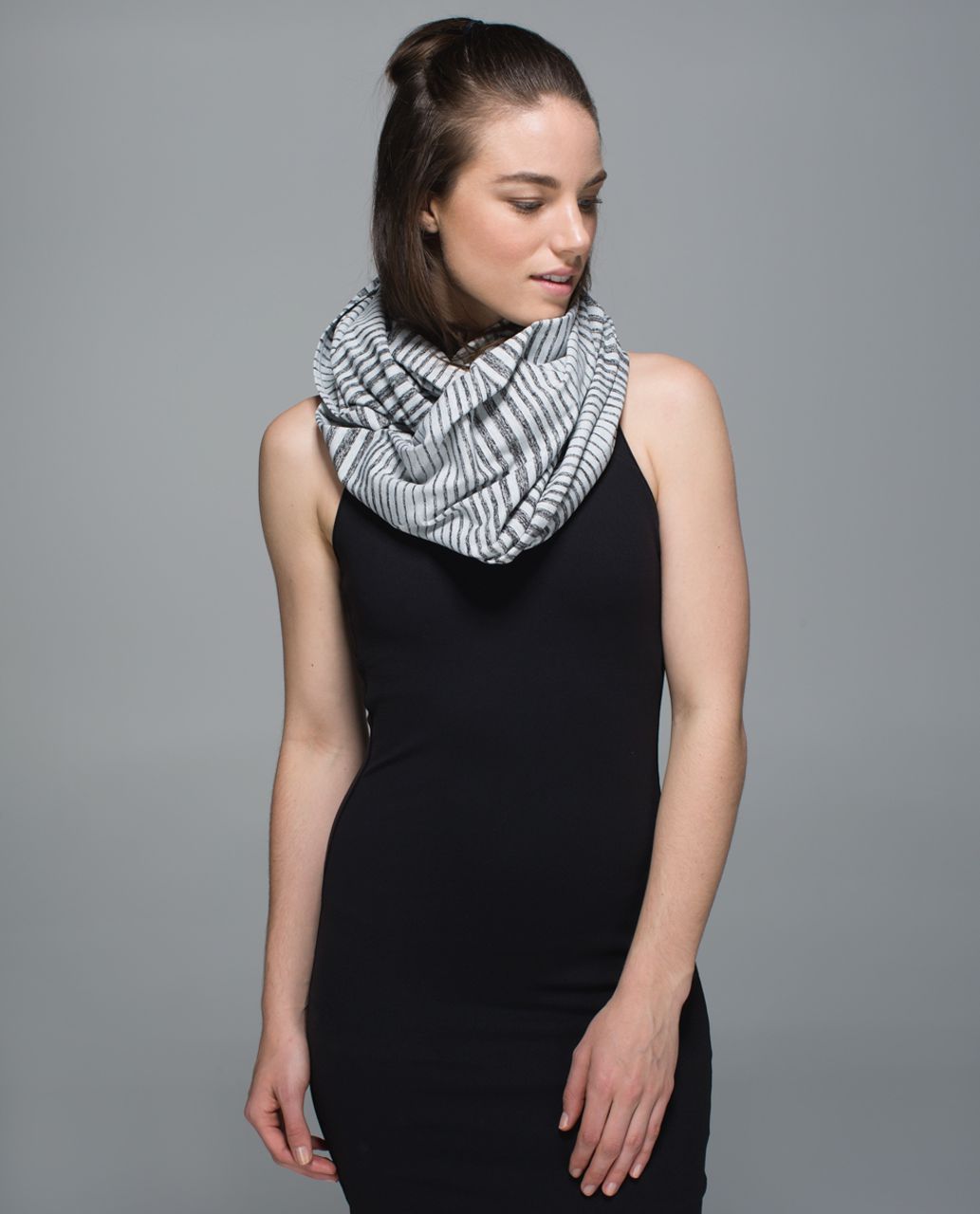 Lululemon Vinyasa Scarf *Rulu - Mini Akido Stripe Heathered Black Heathered Silver Spoon (First Release)