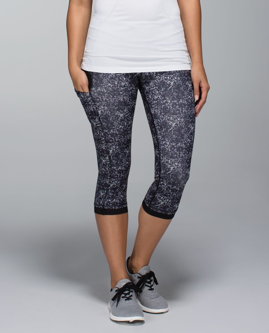 Lululemon Illumina Crop *Print - Rocky Road Sand Dune Ground / Black