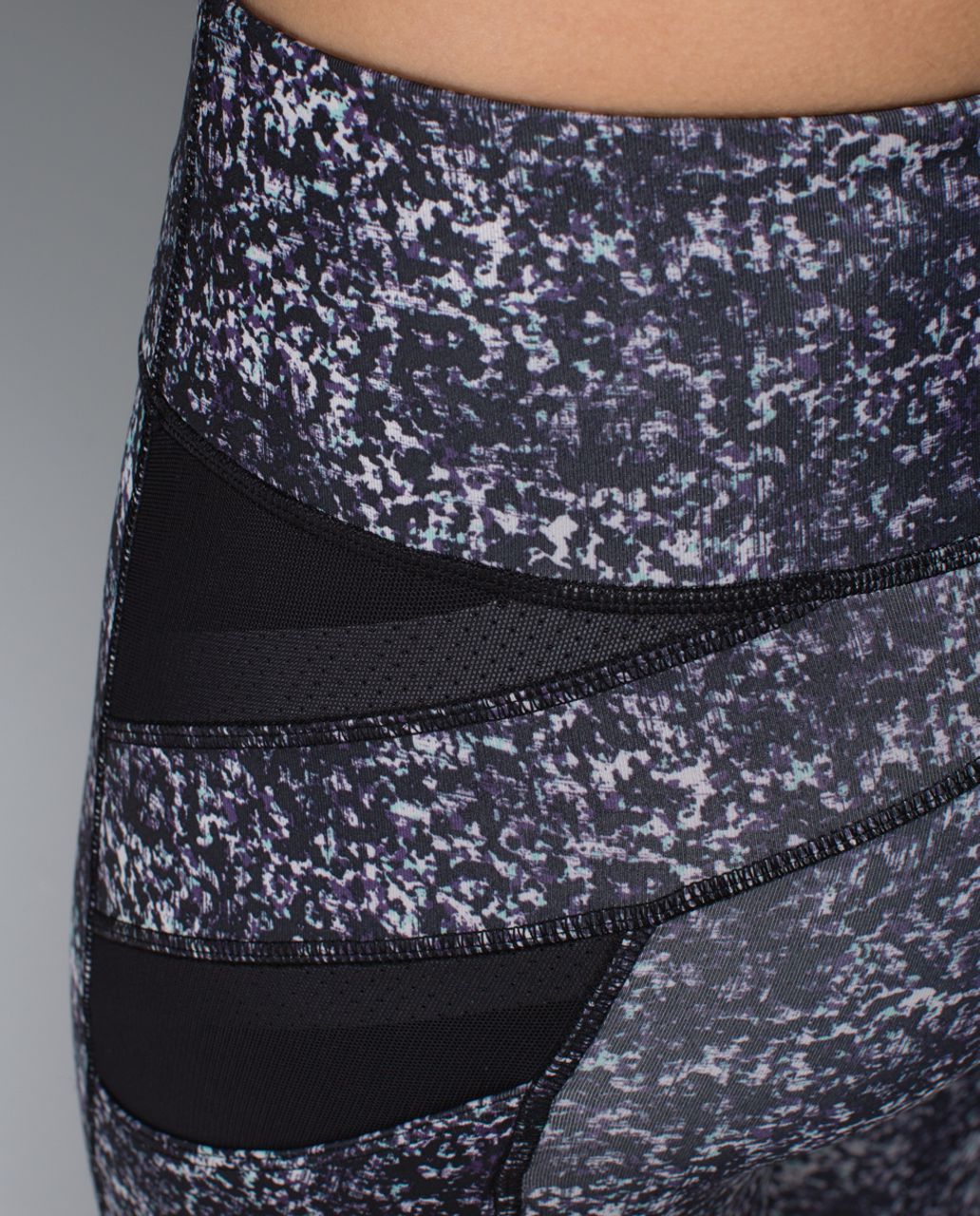 Lululemon Illumina Crop *Print - Rocky Road Sand Dune Ground / Black