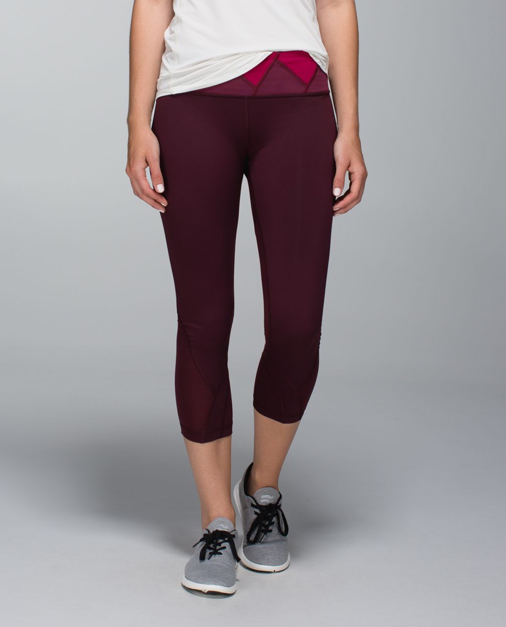 Lululemon Run:  Inspire Crop II - Bordeaux Drama / Fa14 Quilt 25 / Bordeaux Drama