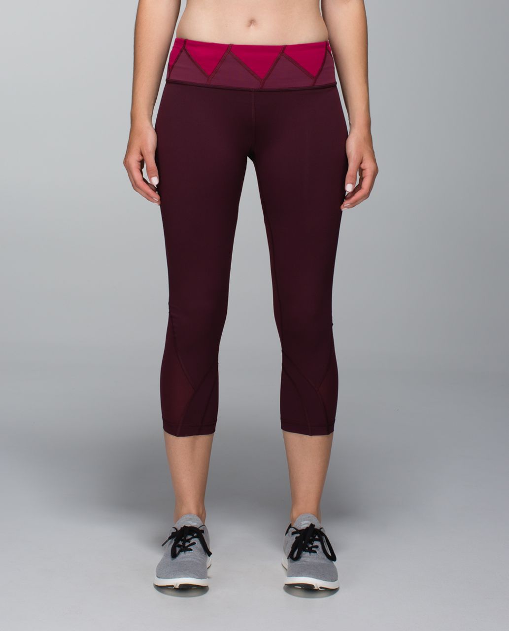 Lululemon Run:  Inspire Crop II - Bordeaux Drama / Fa14 Quilt 25 / Bordeaux Drama