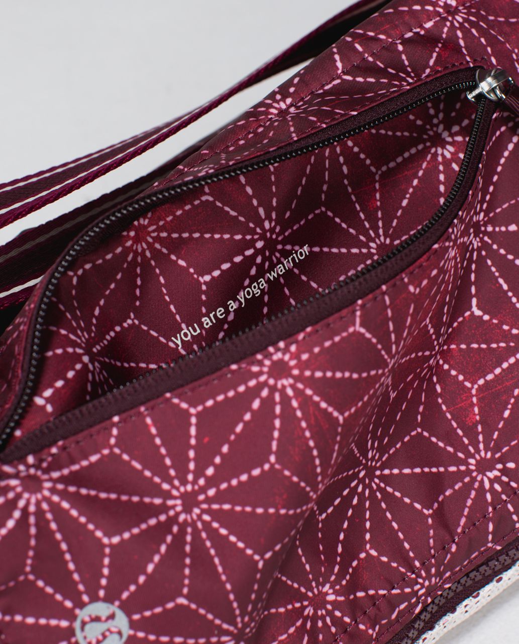 Lululemon Drishti Yoga Tote - Exploded Sachico Star Bordeaux Drama Ghost / Angel Wing