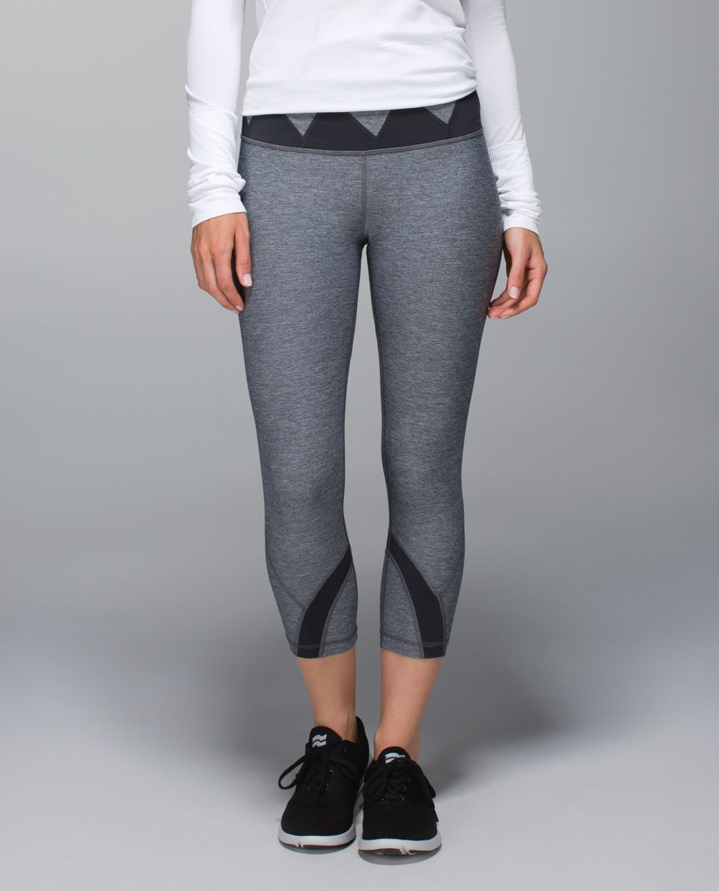 Lululemon Run Inspire Crop II Leggings Luxtreme Heathered Deep Coal Quilt  size 4