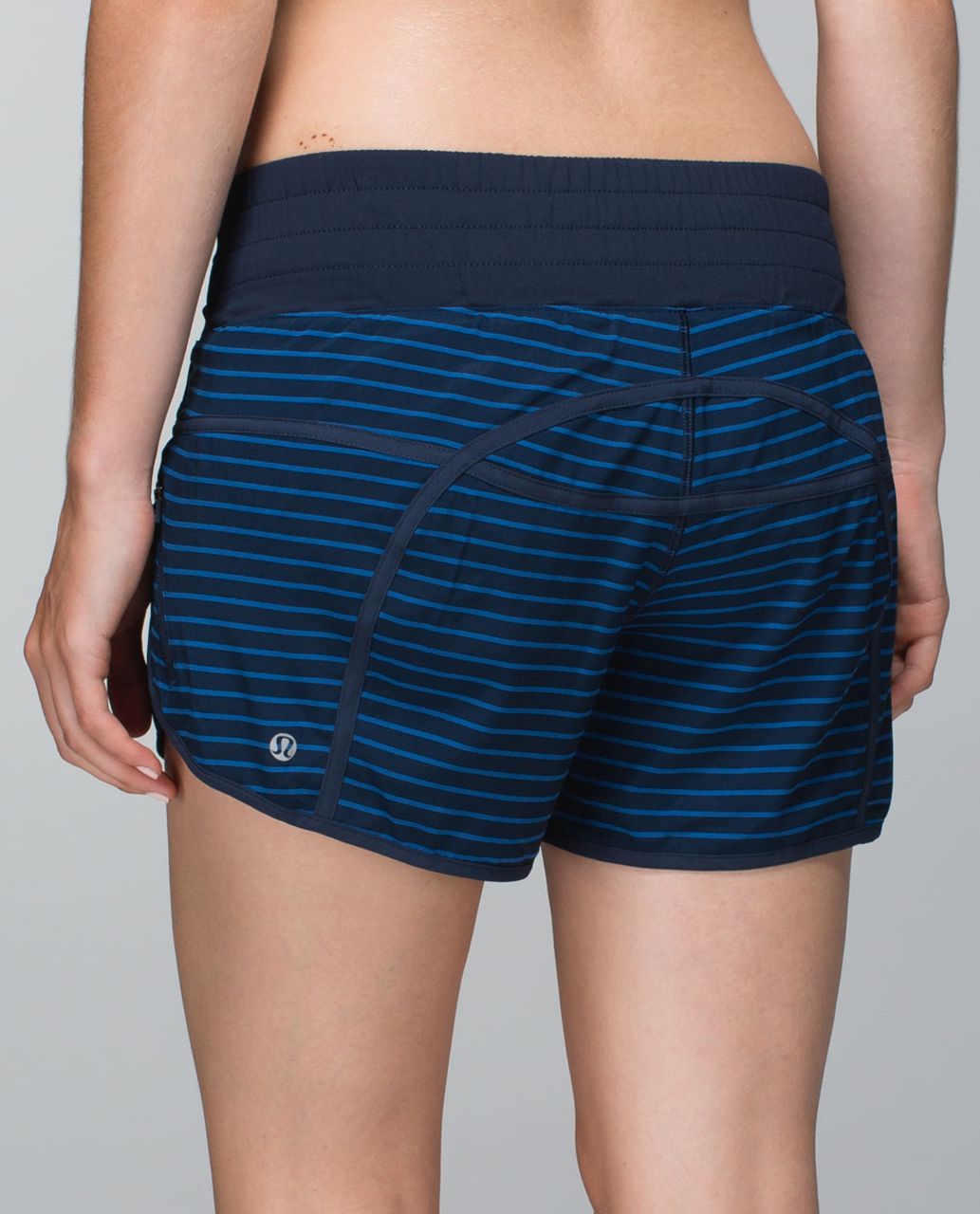 Lululemon Tracker Short V *4 - Dark Red - lulu fanatics